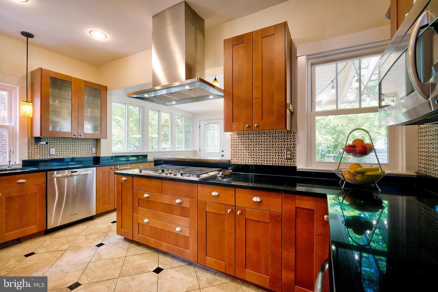 701 LITTLE ST, ALEXANDRIA, Virginia 22301, 5 Bedrooms Bedrooms, ,3 BathroomsBathrooms,Residential,For sale,701 LITTLE ST,VAAX2045912 MLS # VAAX2045912
