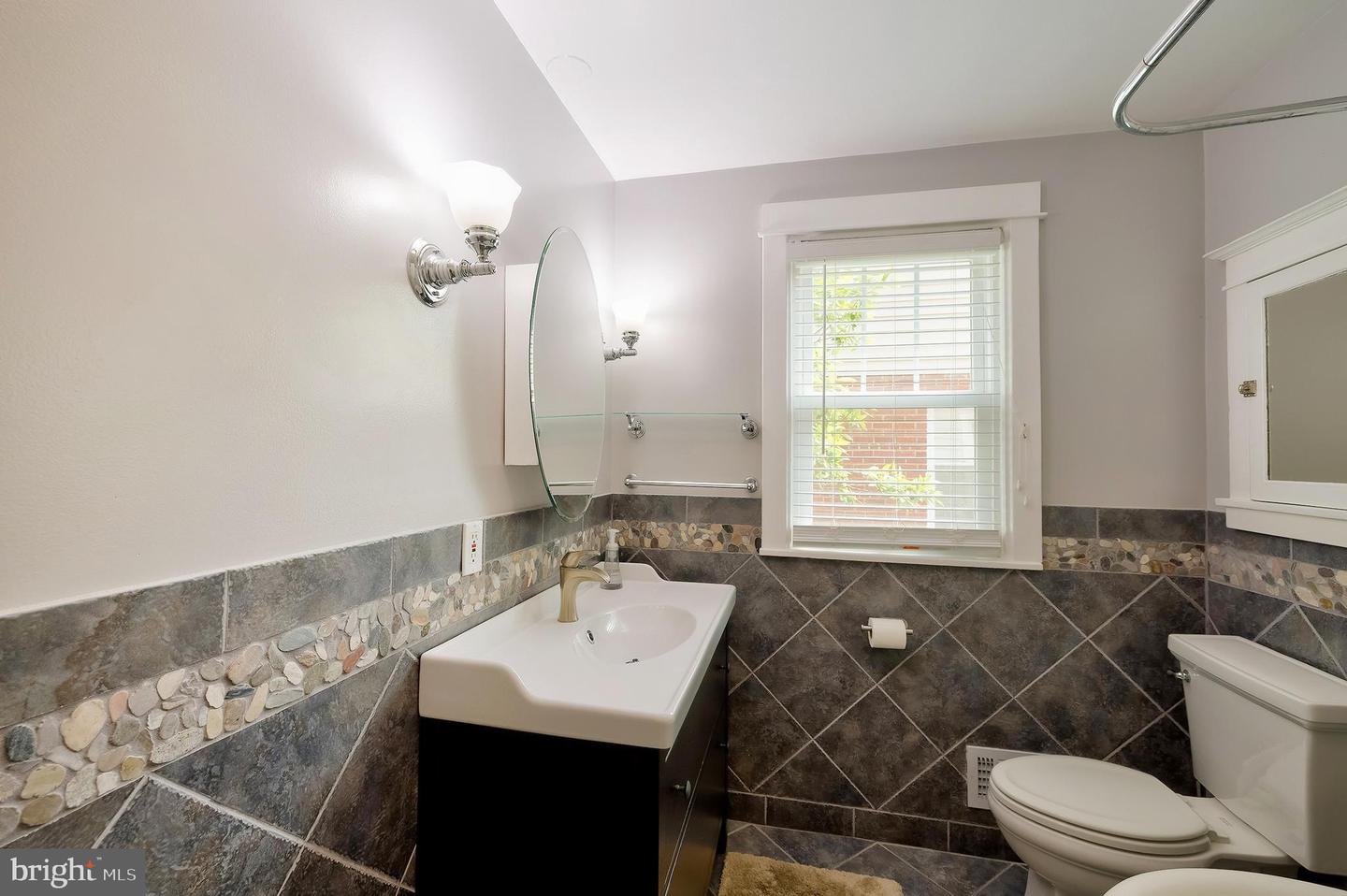 701 LITTLE ST, ALEXANDRIA, Virginia 22301, 5 Bedrooms Bedrooms, ,3 BathroomsBathrooms,Residential,For sale,701 LITTLE ST,VAAX2045912 MLS # VAAX2045912