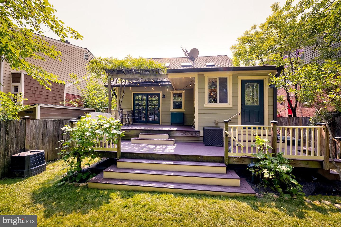 701 LITTLE ST, ALEXANDRIA, Virginia 22301, 5 Bedrooms Bedrooms, ,3 BathroomsBathrooms,Residential,For sale,701 LITTLE ST,VAAX2045912 MLS # VAAX2045912