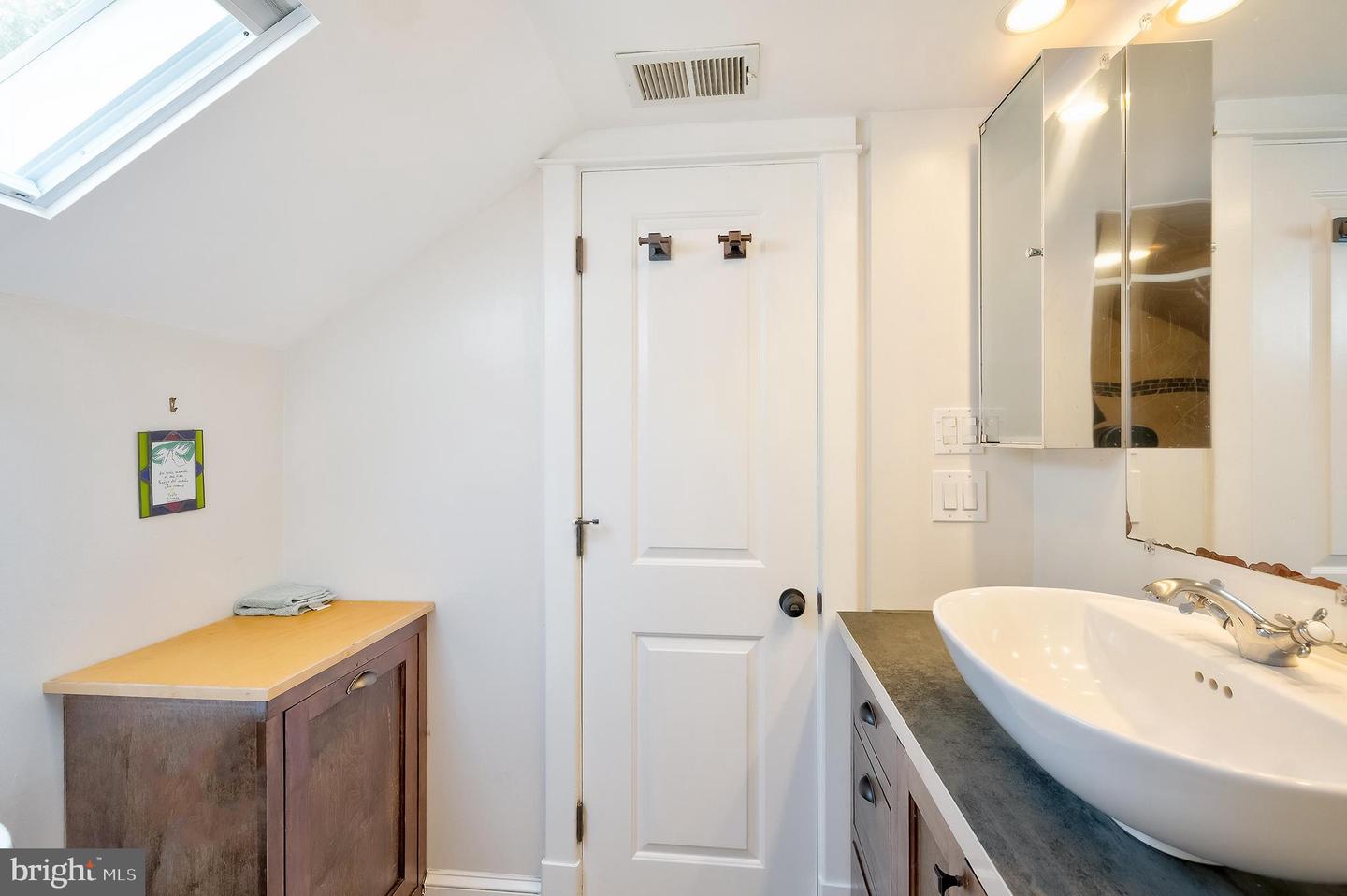 701 LITTLE ST, ALEXANDRIA, Virginia 22301, 5 Bedrooms Bedrooms, ,3 BathroomsBathrooms,Residential,For sale,701 LITTLE ST,VAAX2045912 MLS # VAAX2045912