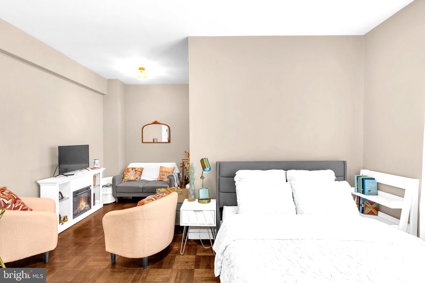 1725 NEW HAMPSHIRE AVE NW #303, WASHINGTON, District Of Columbia 20009, ,1 BathroomBathrooms,Residential,For sale,1725 NEW HAMPSHIRE AVE NW #303,DCDC2203384 MLS # DCDC2203384