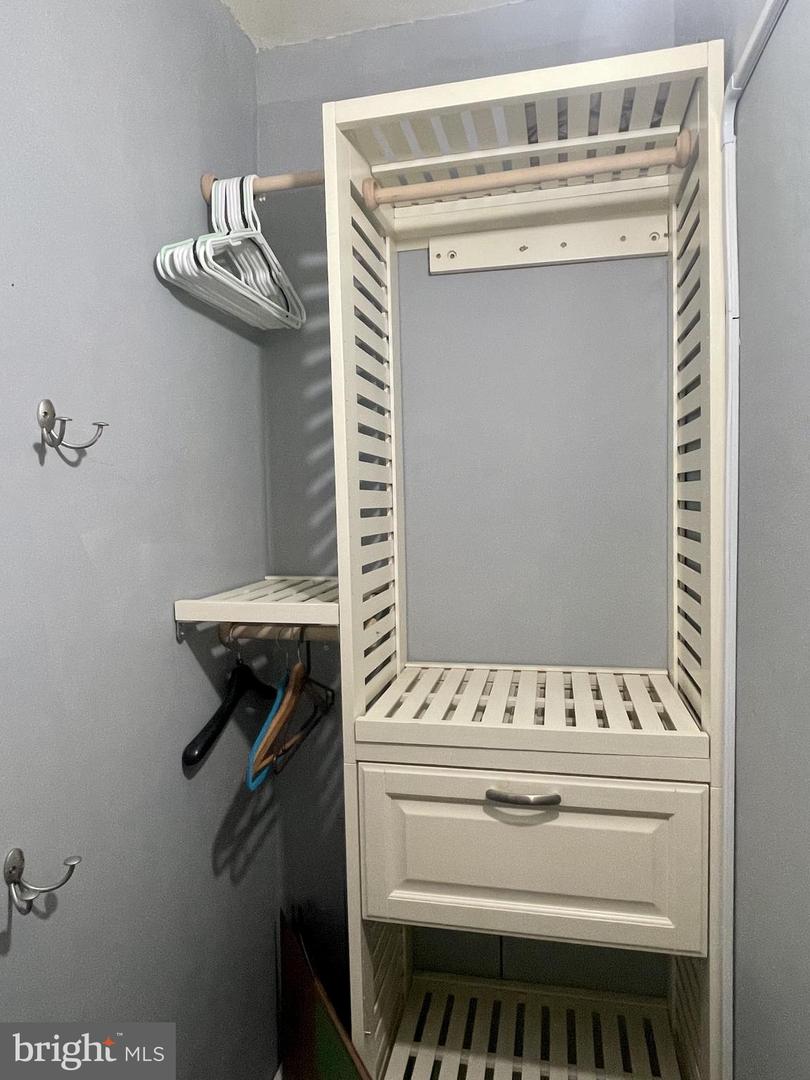 3401 COMMONWEALTH AVE #A, ALEXANDRIA, Virginia 22305, 1 Bedroom Bedrooms, ,1 BathroomBathrooms,Residential,For sale,3401 COMMONWEALTH AVE #A,VAAX2045928 MLS # VAAX2045928