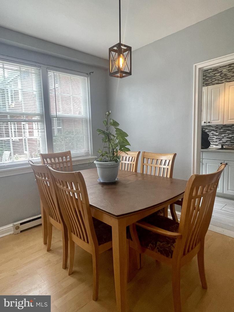 3401 COMMONWEALTH AVE #A, ALEXANDRIA, Virginia 22305, 1 Bedroom Bedrooms, ,1 BathroomBathrooms,Residential,For sale,3401 COMMONWEALTH AVE #A,VAAX2045928 MLS # VAAX2045928