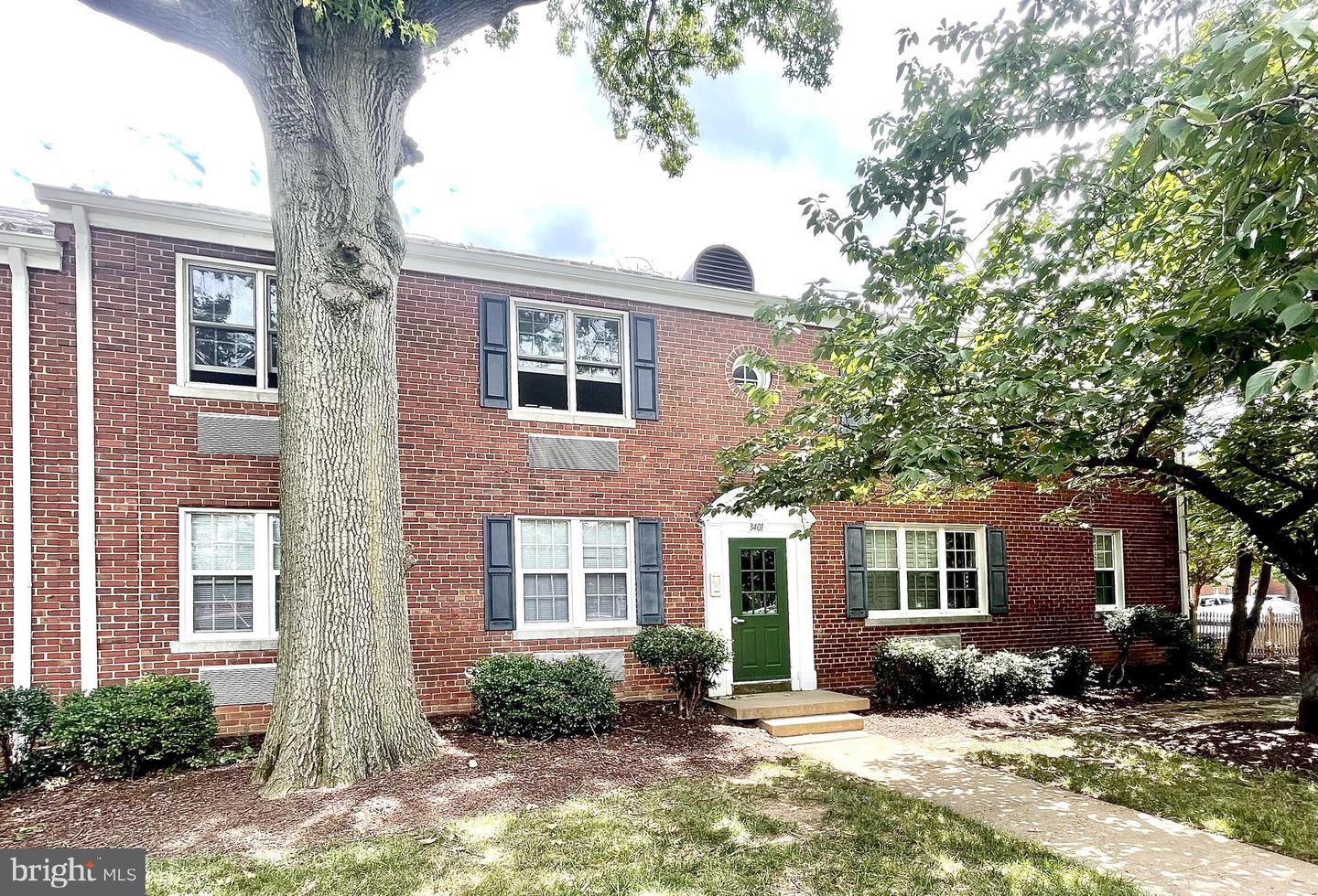 3401 COMMONWEALTH AVE #A, ALEXANDRIA, Virginia 22305, 1 Bedroom Bedrooms, ,1 BathroomBathrooms,Residential,For sale,3401 COMMONWEALTH AVE #A,VAAX2045928 MLS # VAAX2045928
