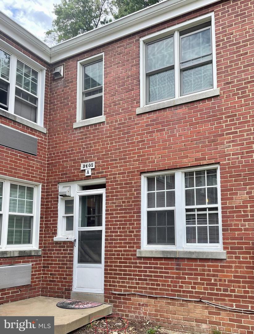 3401 COMMONWEALTH AVE #A, ALEXANDRIA, Virginia 22305, 1 Bedroom Bedrooms, ,1 BathroomBathrooms,Residential,For sale,3401 COMMONWEALTH AVE #A,VAAX2045928 MLS # VAAX2045928