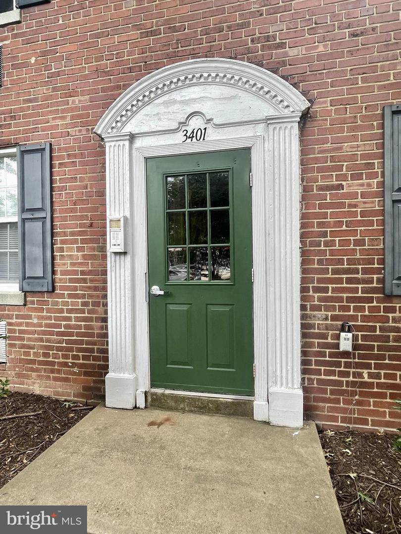 3401 COMMONWEALTH AVE #A, ALEXANDRIA, Virginia 22305, 1 Bedroom Bedrooms, ,1 BathroomBathrooms,Residential,For sale,3401 COMMONWEALTH AVE #A,VAAX2045928 MLS # VAAX2045928
