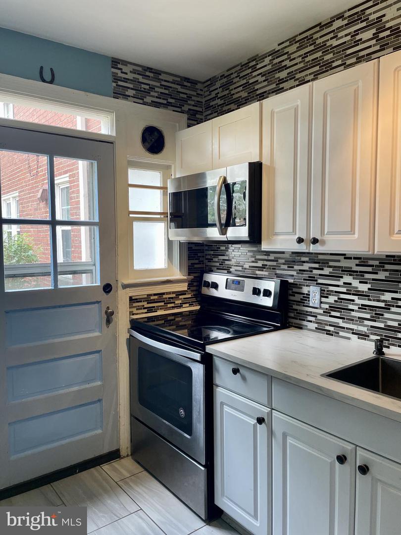 3401 COMMONWEALTH AVE #A, ALEXANDRIA, Virginia 22305, 1 Bedroom Bedrooms, ,1 BathroomBathrooms,Residential,For sale,3401 COMMONWEALTH AVE #A,VAAX2045928 MLS # VAAX2045928