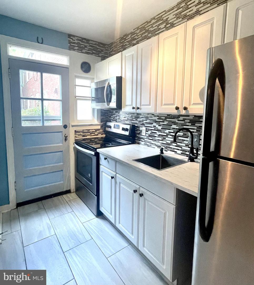 3401 COMMONWEALTH AVE #A, ALEXANDRIA, Virginia 22305, 1 Bedroom Bedrooms, ,1 BathroomBathrooms,Residential,For sale,3401 COMMONWEALTH AVE #A,VAAX2045928 MLS # VAAX2045928