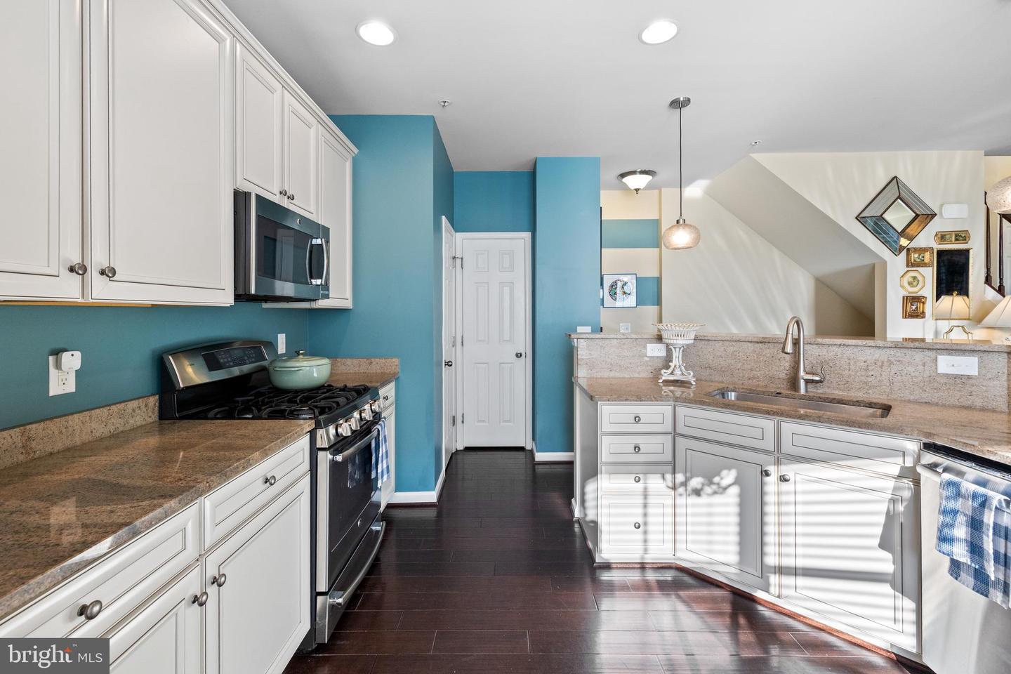 25211 BRIARGATE TER, CHANTILLY, Virginia 20152, 3 Bedrooms Bedrooms, ,3 BathroomsBathrooms,Residential,For sale,25211 BRIARGATE TER,VALO2098404 MLS # VALO2098404