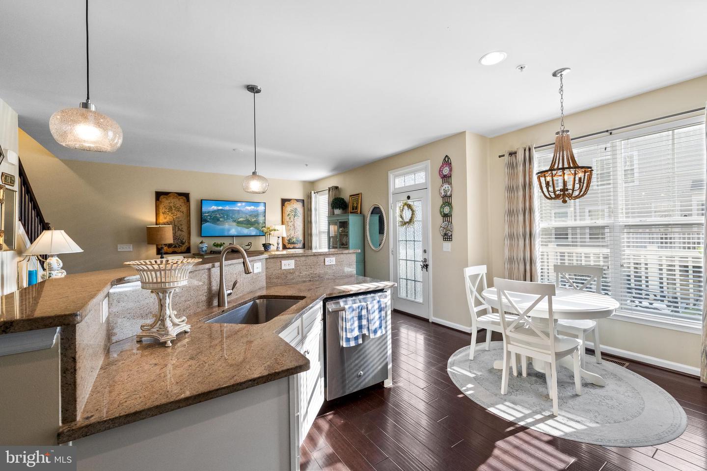 25211 BRIARGATE TER, CHANTILLY, Virginia 20152, 3 Bedrooms Bedrooms, ,3 BathroomsBathrooms,Residential,For sale,25211 BRIARGATE TER,VALO2098404 MLS # VALO2098404