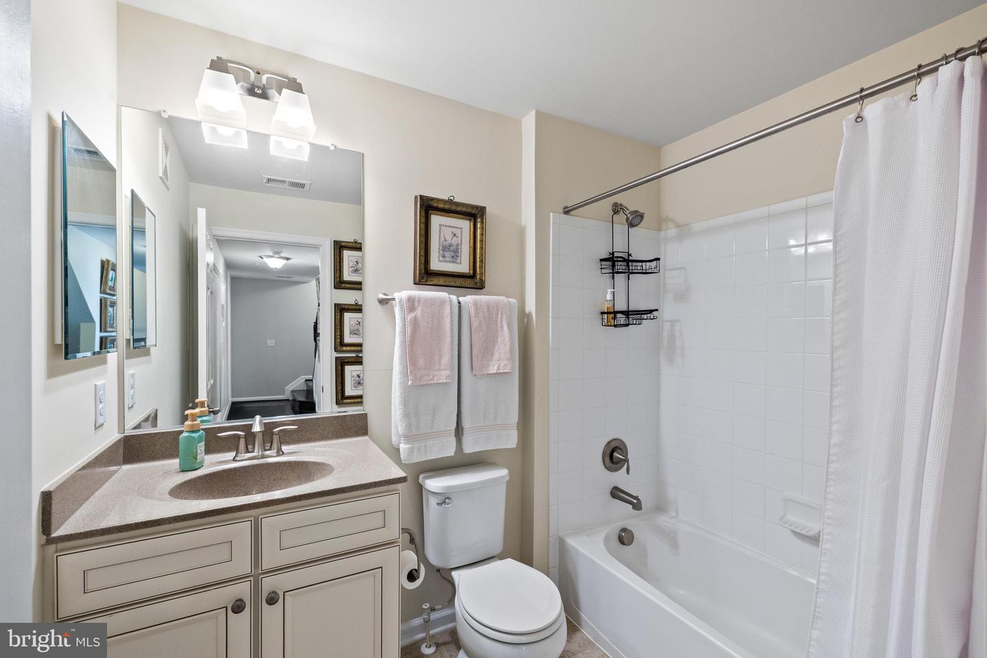 25211 BRIARGATE TER, CHANTILLY, Virginia 20152, 3 Bedrooms Bedrooms, ,3 BathroomsBathrooms,Residential,For sale,25211 BRIARGATE TER,VALO2098404 MLS # VALO2098404