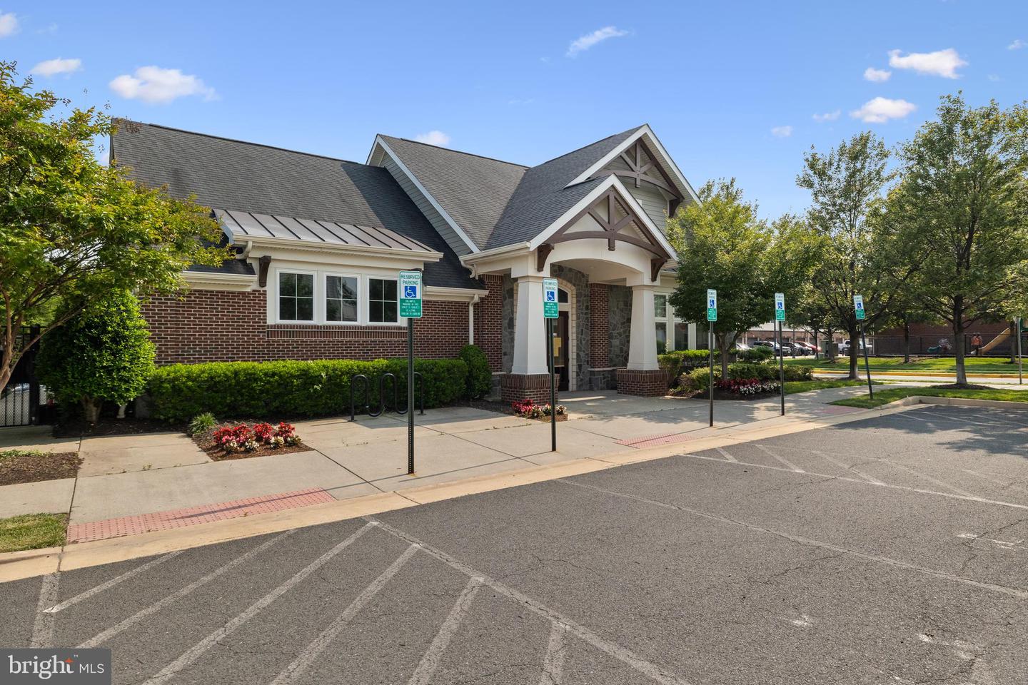 25211 BRIARGATE TER, CHANTILLY, Virginia 20152, 3 Bedrooms Bedrooms, ,3 BathroomsBathrooms,Residential,For sale,25211 BRIARGATE TER,VALO2098404 MLS # VALO2098404