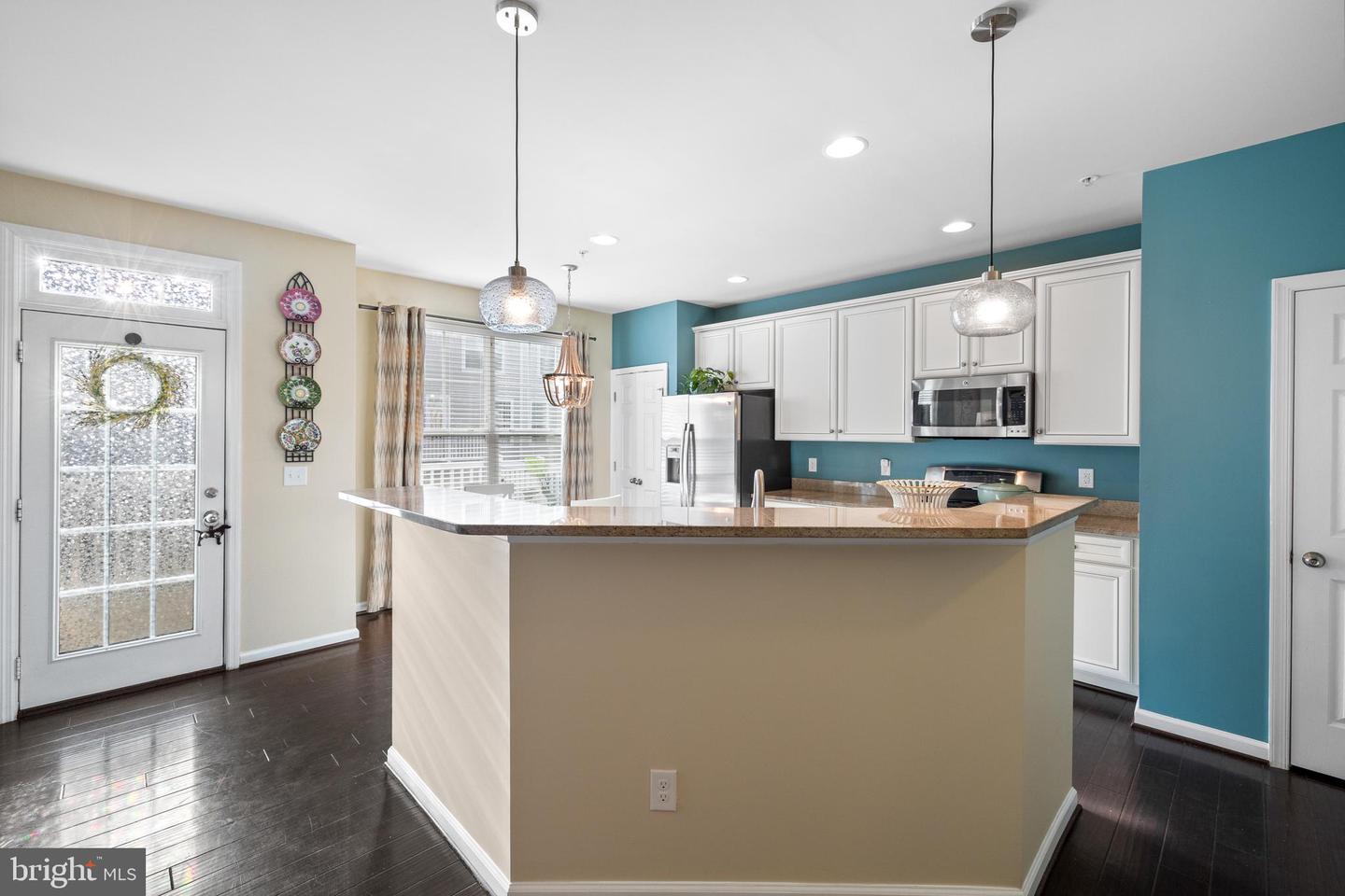 25211 BRIARGATE TER, CHANTILLY, Virginia 20152, 3 Bedrooms Bedrooms, ,3 BathroomsBathrooms,Residential,For sale,25211 BRIARGATE TER,VALO2098404 MLS # VALO2098404
