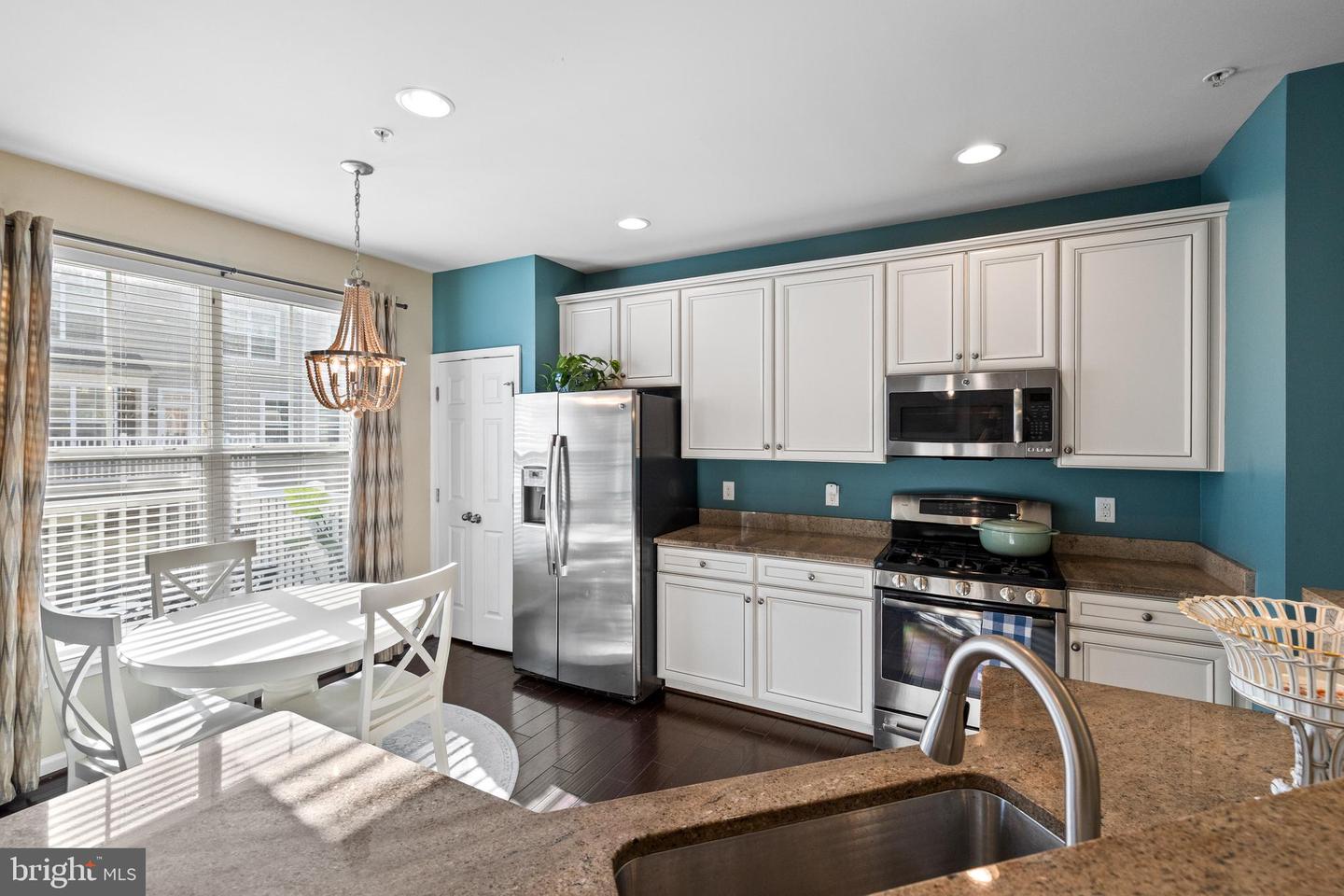 25211 BRIARGATE TER, CHANTILLY, Virginia 20152, 3 Bedrooms Bedrooms, ,3 BathroomsBathrooms,Residential,For sale,25211 BRIARGATE TER,VALO2098404 MLS # VALO2098404
