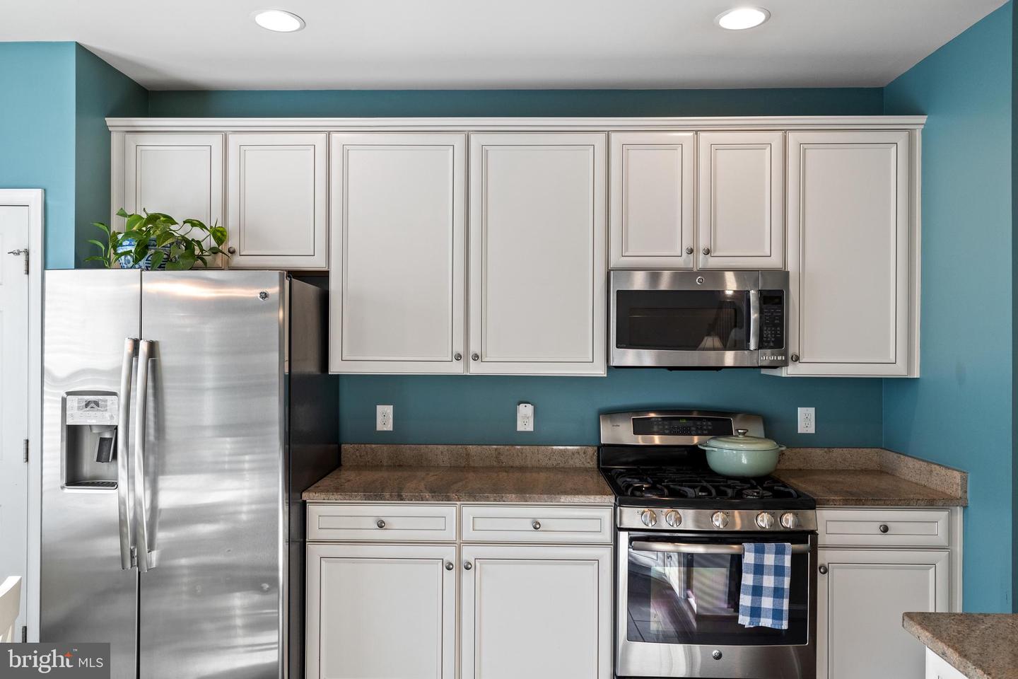 25211 BRIARGATE TER, CHANTILLY, Virginia 20152, 3 Bedrooms Bedrooms, ,3 BathroomsBathrooms,Residential,For sale,25211 BRIARGATE TER,VALO2098404 MLS # VALO2098404