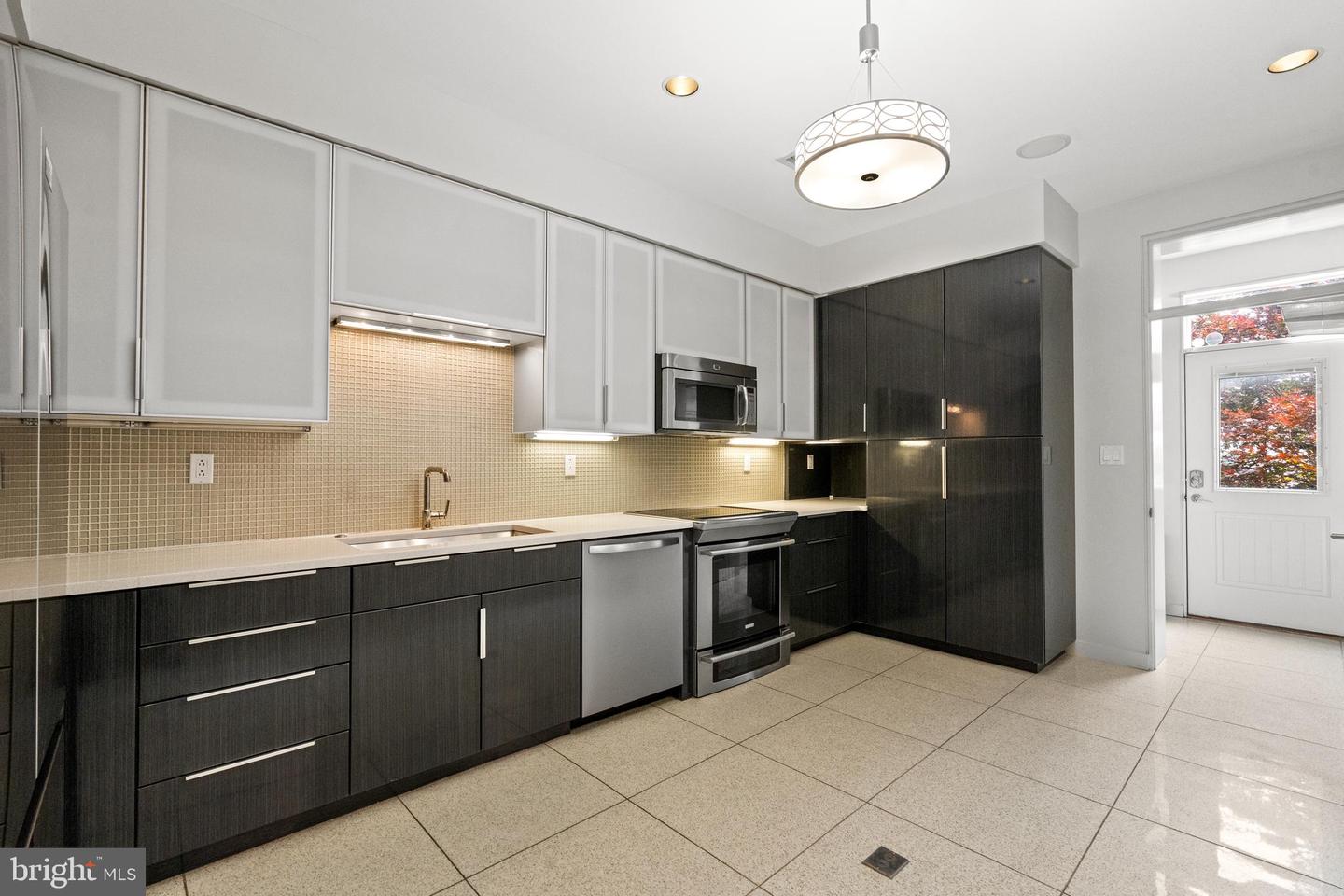 25 N ST NW, WASHINGTON, District Of Columbia 20001, 4 Bedrooms Bedrooms, ,3 BathroomsBathrooms,Residential,For sale,25 N ST NW,DCDC2203398 MLS # DCDC2203398