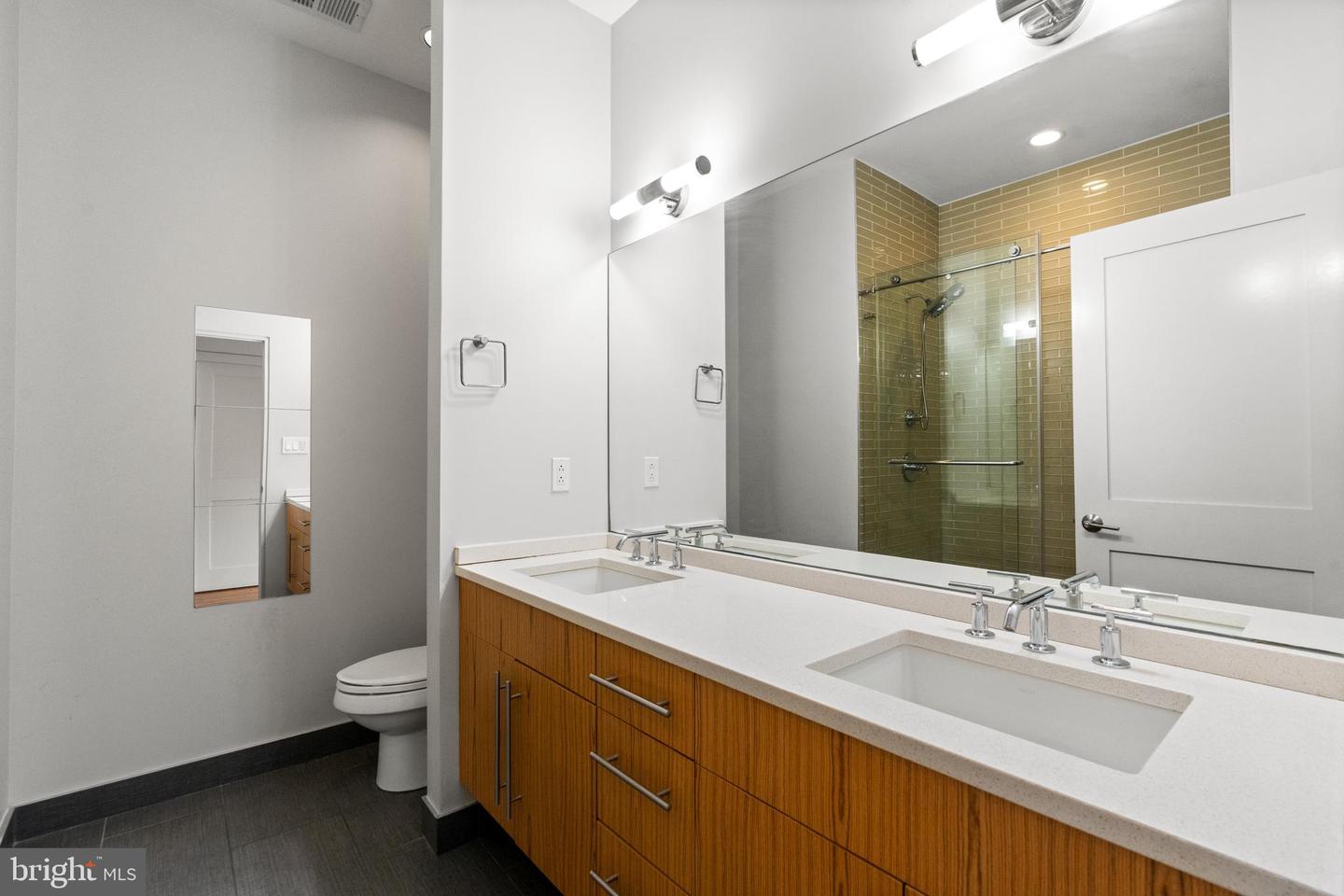 25 N ST NW, WASHINGTON, District Of Columbia 20001, 4 Bedrooms Bedrooms, ,3 BathroomsBathrooms,Residential,For sale,25 N ST NW,DCDC2203398 MLS # DCDC2203398