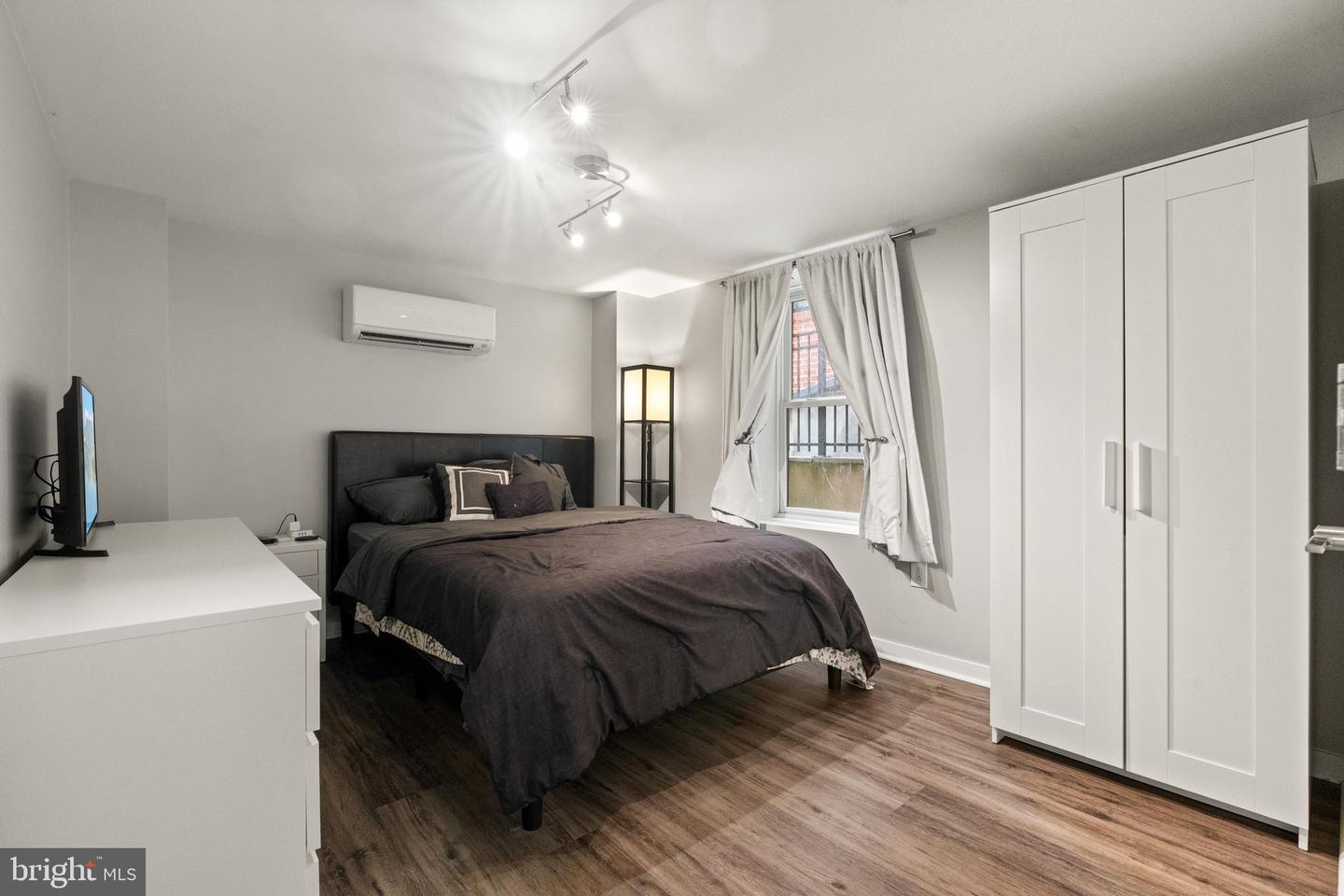 25 N ST NW, WASHINGTON, District Of Columbia 20001, 4 Bedrooms Bedrooms, ,3 BathroomsBathrooms,Residential,For sale,25 N ST NW,DCDC2203398 MLS # DCDC2203398
