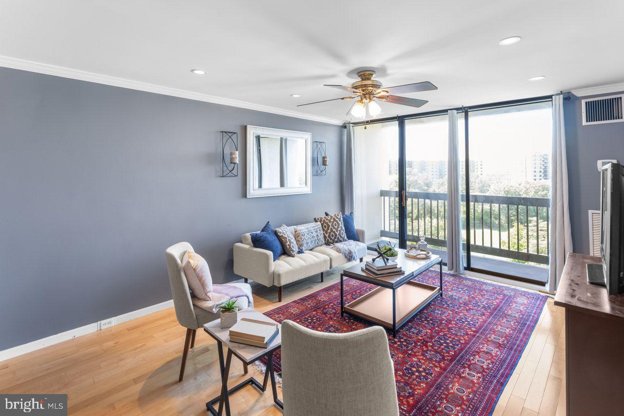 ALEXANDRIA, Virginia 22304, 2 Bedrooms Bedrooms, ,2 BathroomsBathrooms,Residential,For sale,VAAX2045942 MLS # VAAX2045942