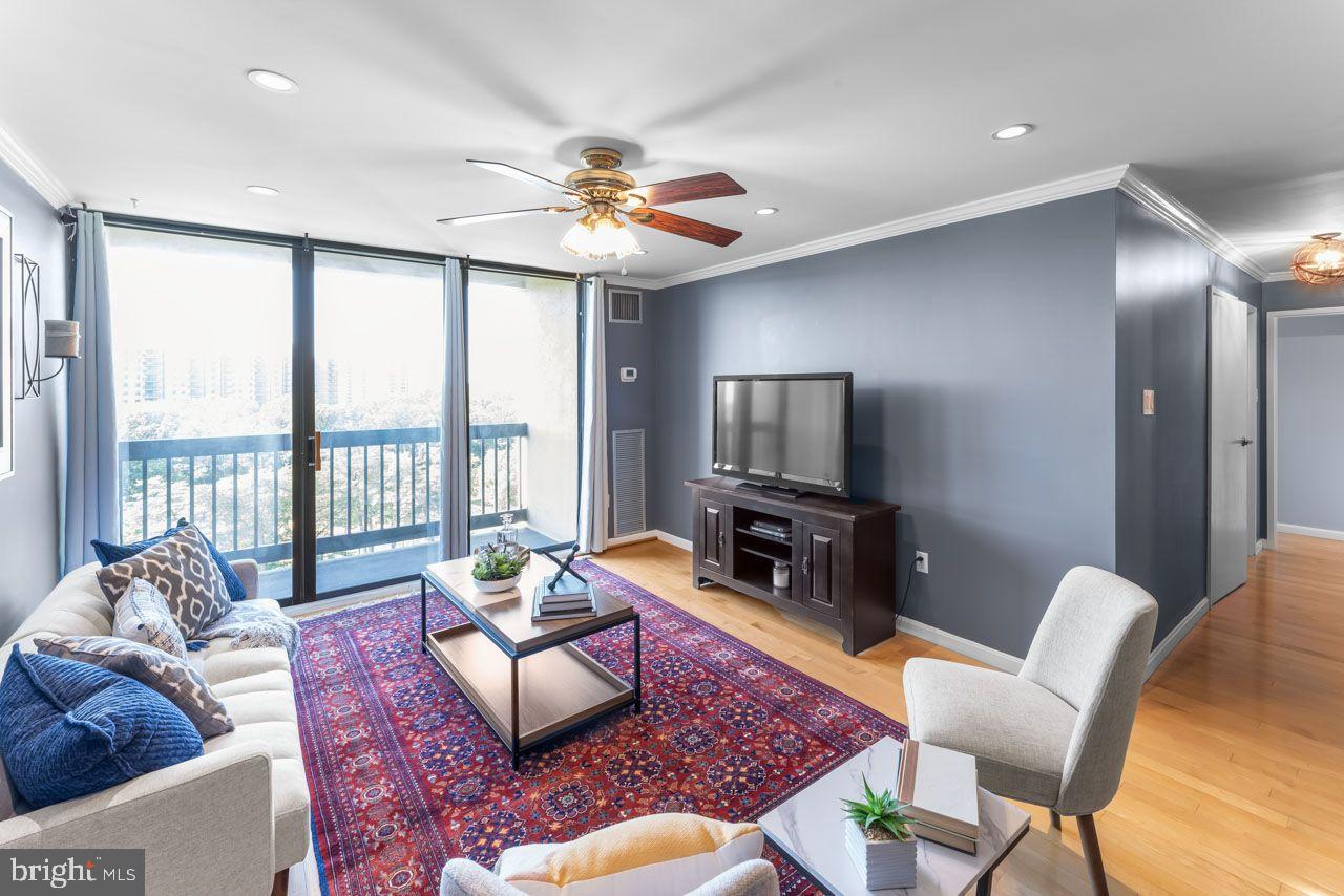 ALEXANDRIA, Virginia 22304, 2 Bedrooms Bedrooms, ,2 BathroomsBathrooms,Residential,For sale,VAAX2045942 MLS # VAAX2045942