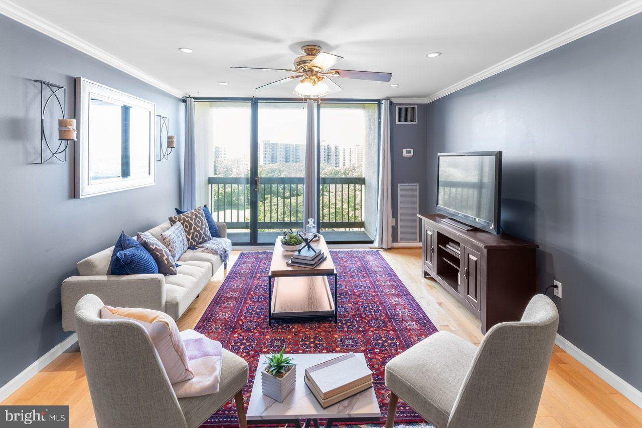 ALEXANDRIA, Virginia 22304, 2 Bedrooms Bedrooms, ,2 BathroomsBathrooms,Residential,For sale,VAAX2045942 MLS # VAAX2045942
