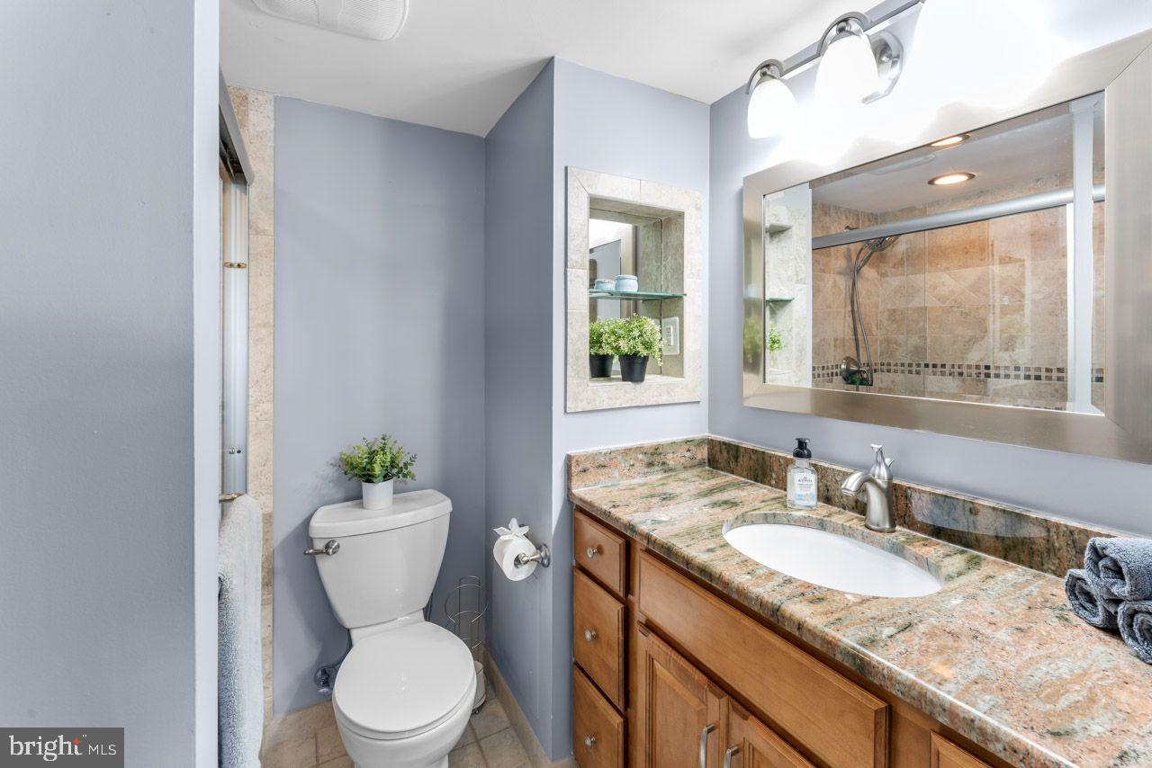 ALEXANDRIA, Virginia 22304, 2 Bedrooms Bedrooms, ,2 BathroomsBathrooms,Residential,For sale,VAAX2045942 MLS # VAAX2045942