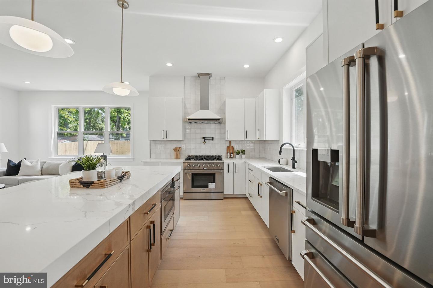 8005 FAIRFAX RD, ALEXANDRIA, Virginia 22308, 6 Bedrooms Bedrooms, ,6 BathroomsBathrooms,Residential,For sale,8005 FAIRFAX RD,VAFX2244424 MLS # VAFX2244424