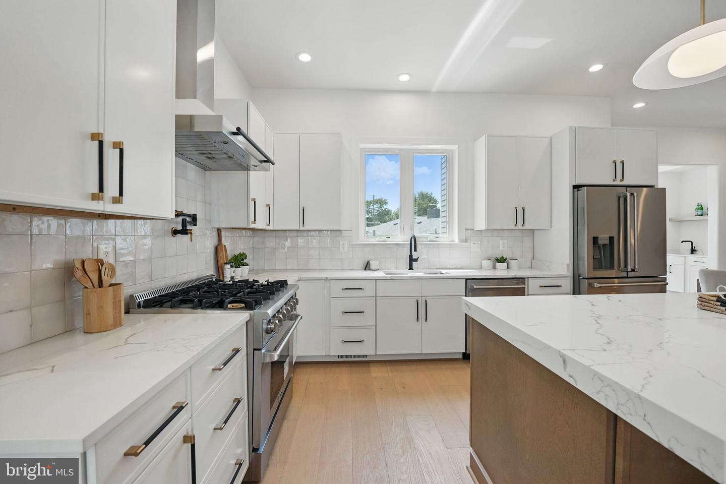 8005 FAIRFAX RD, ALEXANDRIA, Virginia 22308, 6 Bedrooms Bedrooms, ,6 BathroomsBathrooms,Residential,For sale,8005 FAIRFAX RD,VAFX2244424 MLS # VAFX2244424