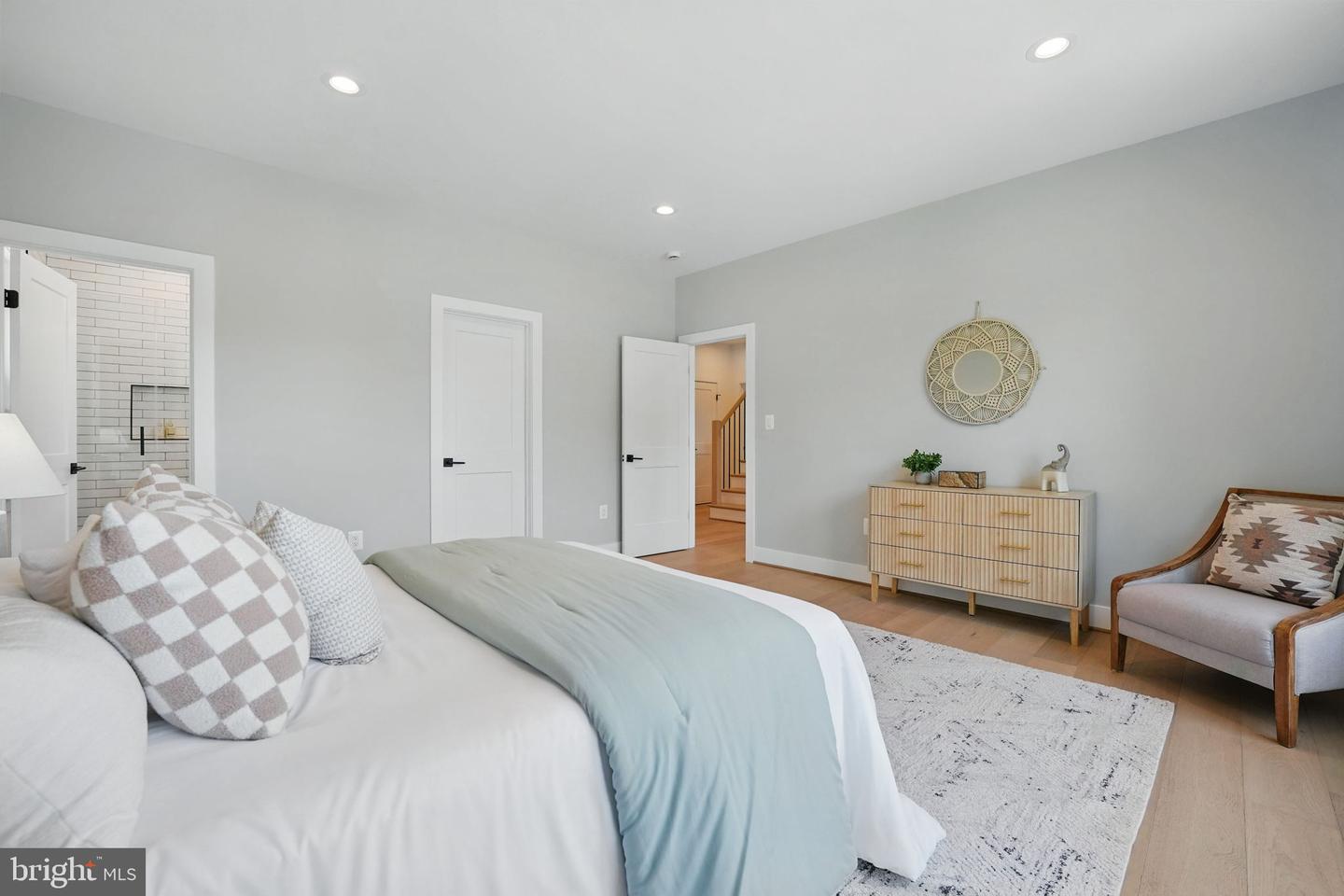 8005 FAIRFAX RD, ALEXANDRIA, Virginia 22308, 6 Bedrooms Bedrooms, ,6 BathroomsBathrooms,Residential,For sale,8005 FAIRFAX RD,VAFX2244424 MLS # VAFX2244424
