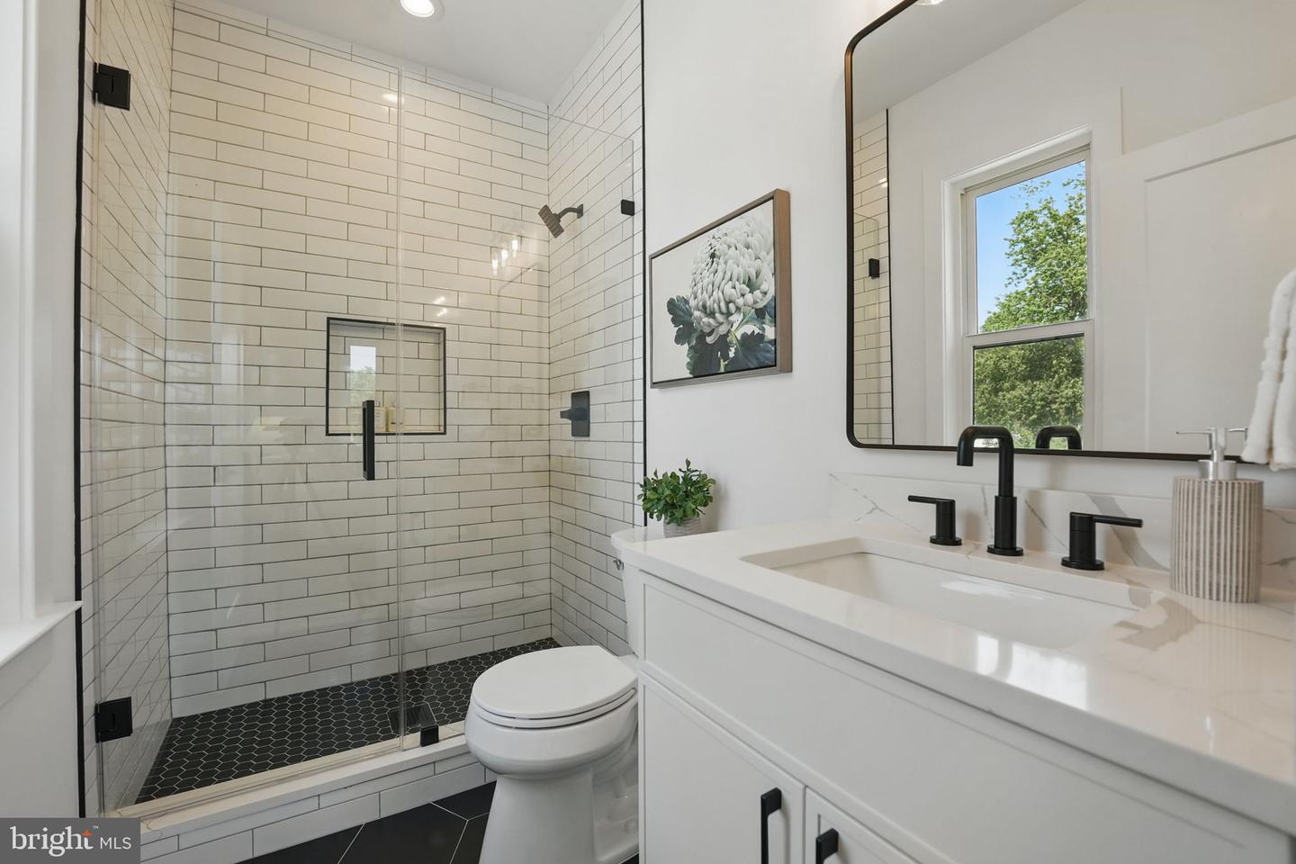 8005 FAIRFAX RD, ALEXANDRIA, Virginia 22308, 6 Bedrooms Bedrooms, ,6 BathroomsBathrooms,Residential,For sale,8005 FAIRFAX RD,VAFX2244424 MLS # VAFX2244424