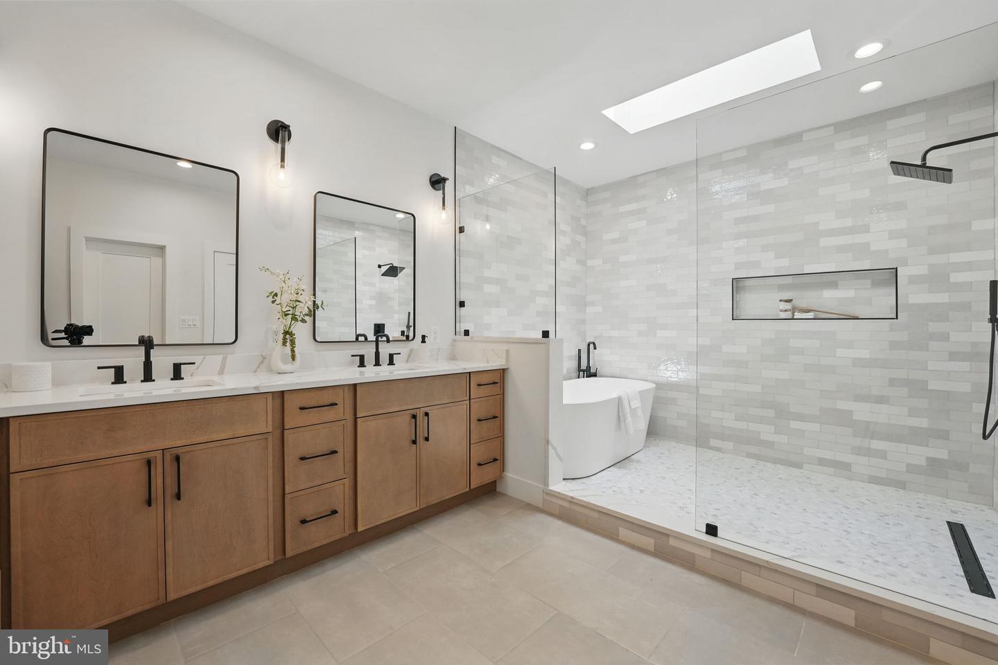 8005 FAIRFAX RD, ALEXANDRIA, Virginia 22308, 6 Bedrooms Bedrooms, ,6 BathroomsBathrooms,Residential,For sale,8005 FAIRFAX RD,VAFX2244424 MLS # VAFX2244424