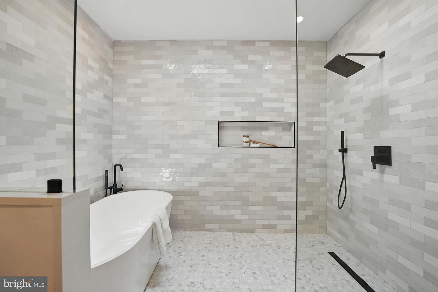 8005 FAIRFAX RD, ALEXANDRIA, Virginia 22308, 6 Bedrooms Bedrooms, ,6 BathroomsBathrooms,Residential,For sale,8005 FAIRFAX RD,VAFX2244424 MLS # VAFX2244424