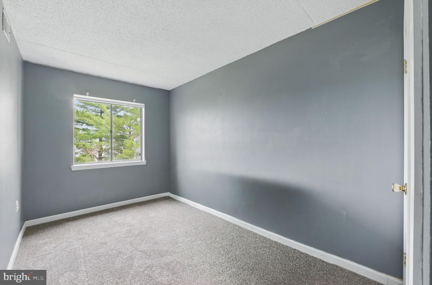 5756-F VILLAGE GREEN DR #09/5756F, ALEXANDRIA, Virginia 22309, 2 Bedrooms Bedrooms, ,1 BathroomBathrooms,Residential,For sale,5756-F VILLAGE GREEN DR #09/5756F,VAFX2244388 MLS # VAFX2244388
