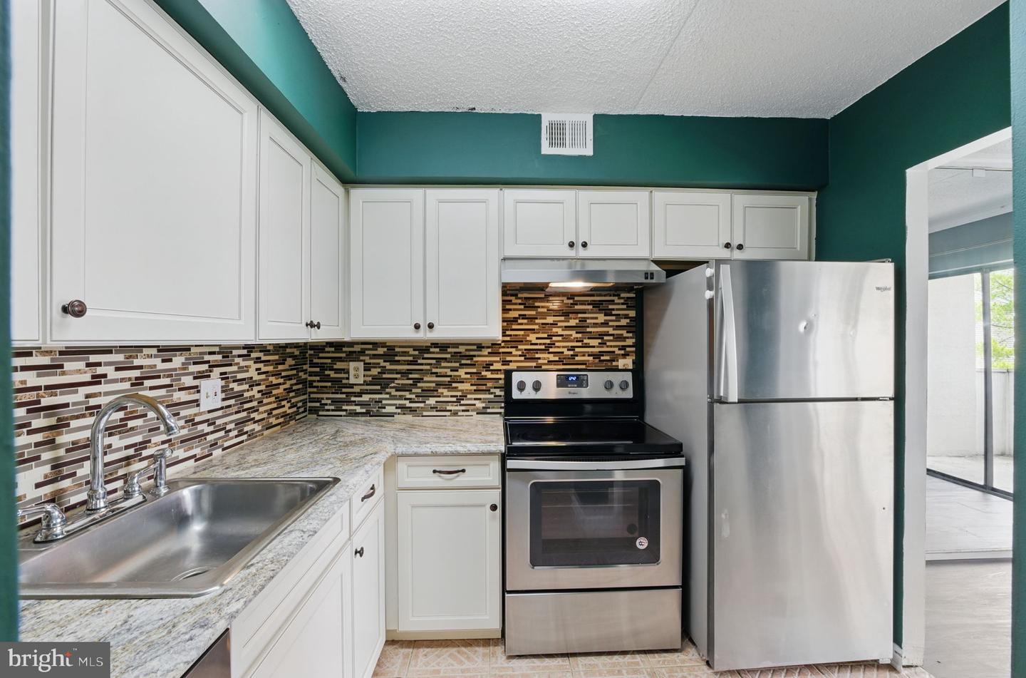 5756-F VILLAGE GREEN DR #09/5756F, ALEXANDRIA, Virginia 22309, 2 Bedrooms Bedrooms, ,1 BathroomBathrooms,Residential,For sale,5756-F VILLAGE GREEN DR #09/5756F,VAFX2244388 MLS # VAFX2244388