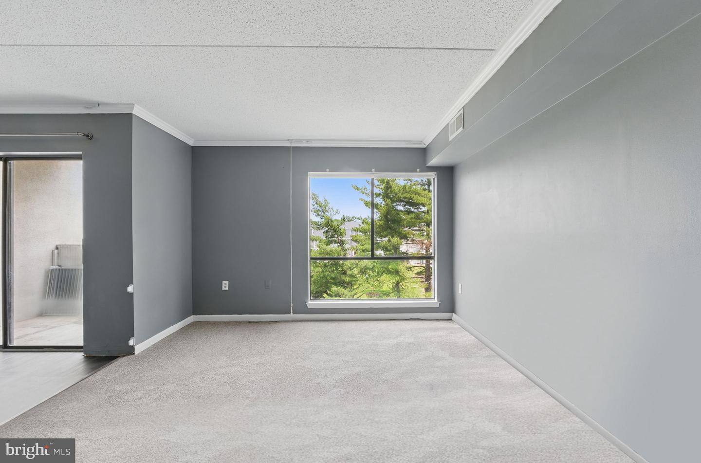 5756-F VILLAGE GREEN DR #09/5756F, ALEXANDRIA, Virginia 22309, 2 Bedrooms Bedrooms, ,1 BathroomBathrooms,Residential,For sale,5756-F VILLAGE GREEN DR #09/5756F,VAFX2244388 MLS # VAFX2244388