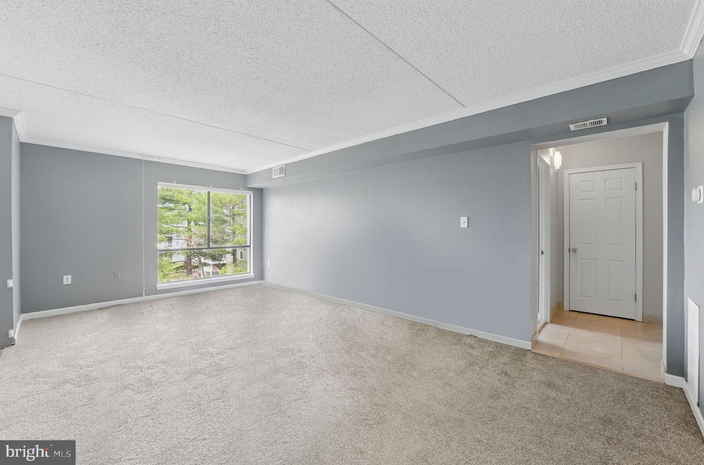 5756-F VILLAGE GREEN DR #09/5756F, ALEXANDRIA, Virginia 22309, 2 Bedrooms Bedrooms, ,1 BathroomBathrooms,Residential,For sale,5756-F VILLAGE GREEN DR #09/5756F,VAFX2244388 MLS # VAFX2244388