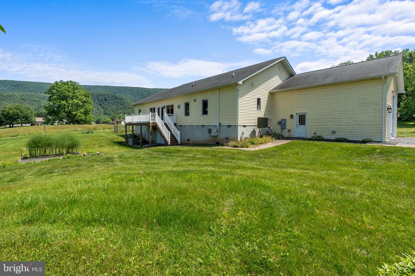 501 FOREST VIEW RD, EDINBURG, Virginia 22824, 3 Bedrooms Bedrooms, ,3 BathroomsBathrooms,Residential,For sale,501 FOREST VIEW RD,VASH2011616 MLS # VASH2011616