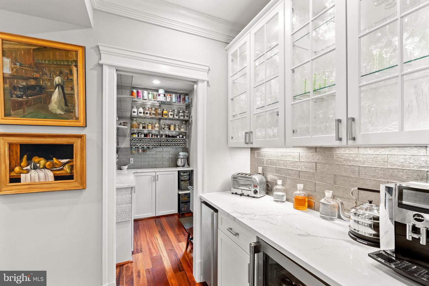 3107 RUSSELL RD, ALEXANDRIA, Virginia 22305, 6 Bedrooms Bedrooms, ,5 BathroomsBathrooms,Residential,For sale,3107 RUSSELL RD,VAAX2045930 MLS # VAAX2045930