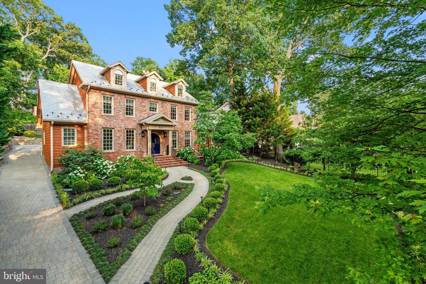 3107 RUSSELL RD, ALEXANDRIA, Virginia 22305, 6 Bedrooms Bedrooms, ,5 BathroomsBathrooms,Residential,For sale,3107 RUSSELL RD,VAAX2045930 MLS # VAAX2045930