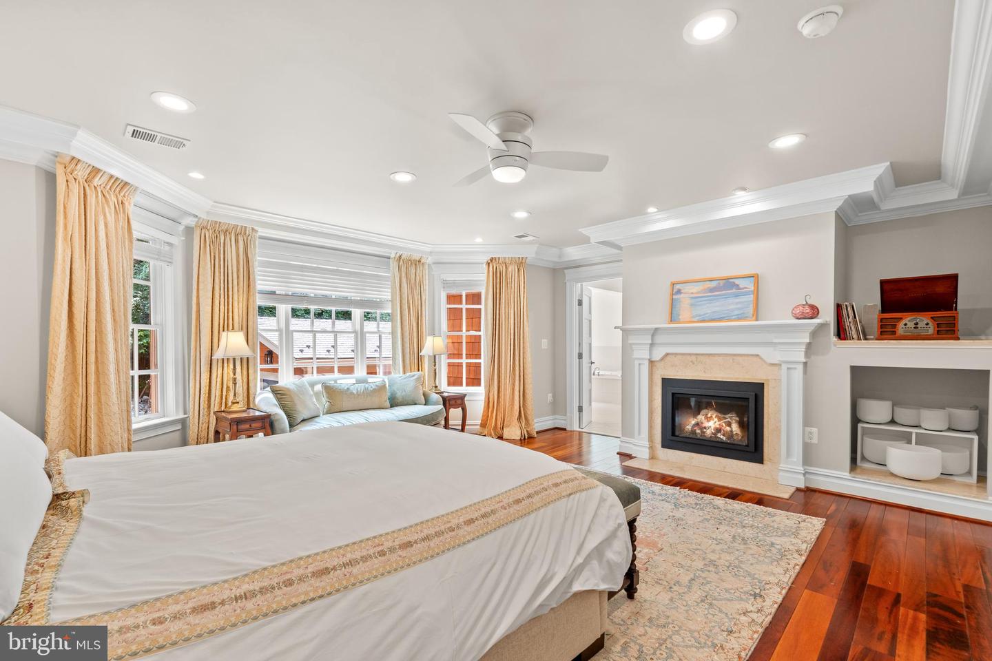 3107 RUSSELL RD, ALEXANDRIA, Virginia 22305, 6 Bedrooms Bedrooms, ,5 BathroomsBathrooms,Residential,For sale,3107 RUSSELL RD,VAAX2045930 MLS # VAAX2045930