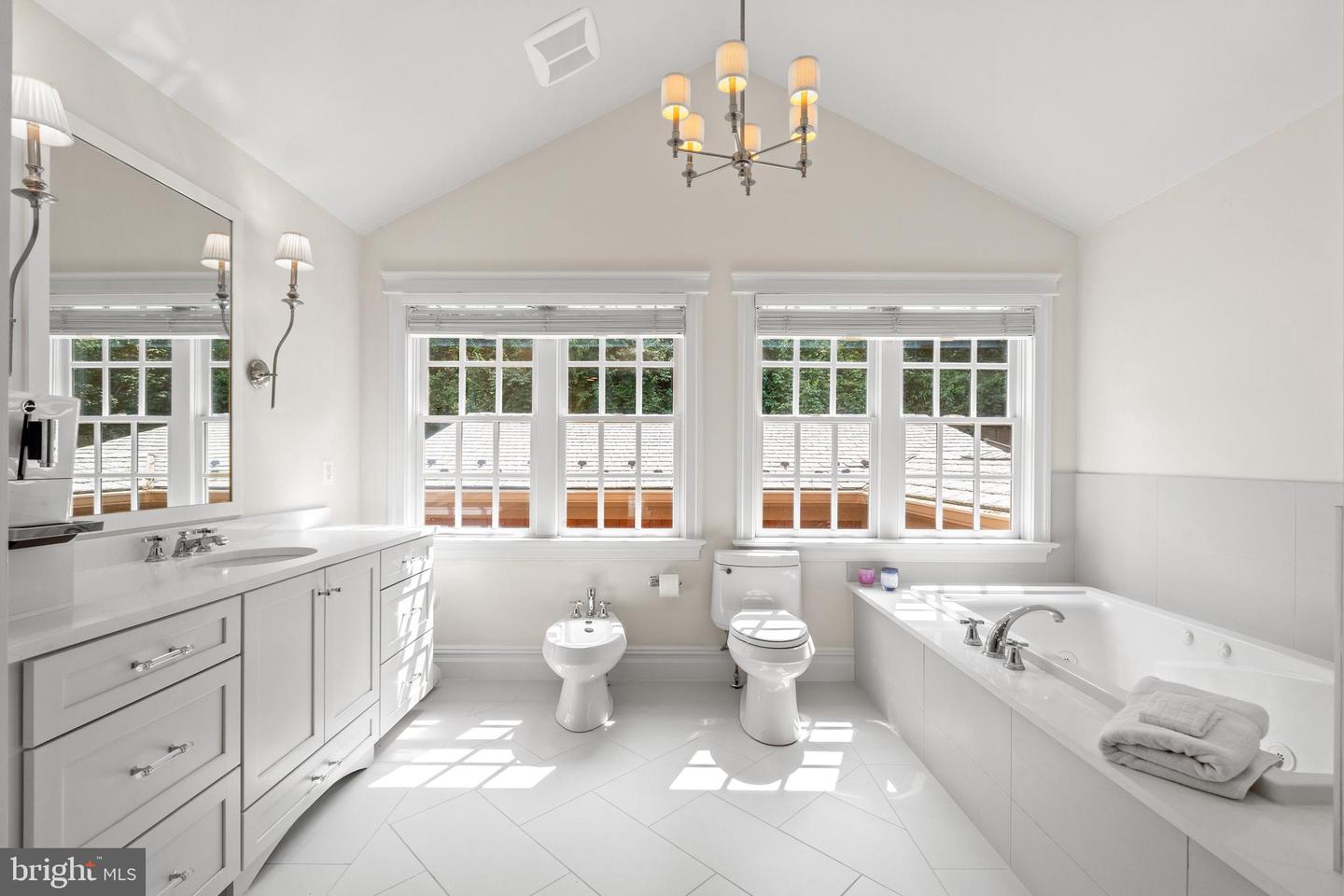 3107 RUSSELL RD, ALEXANDRIA, Virginia 22305, 6 Bedrooms Bedrooms, ,5 BathroomsBathrooms,Residential,For sale,3107 RUSSELL RD,VAAX2045930 MLS # VAAX2045930