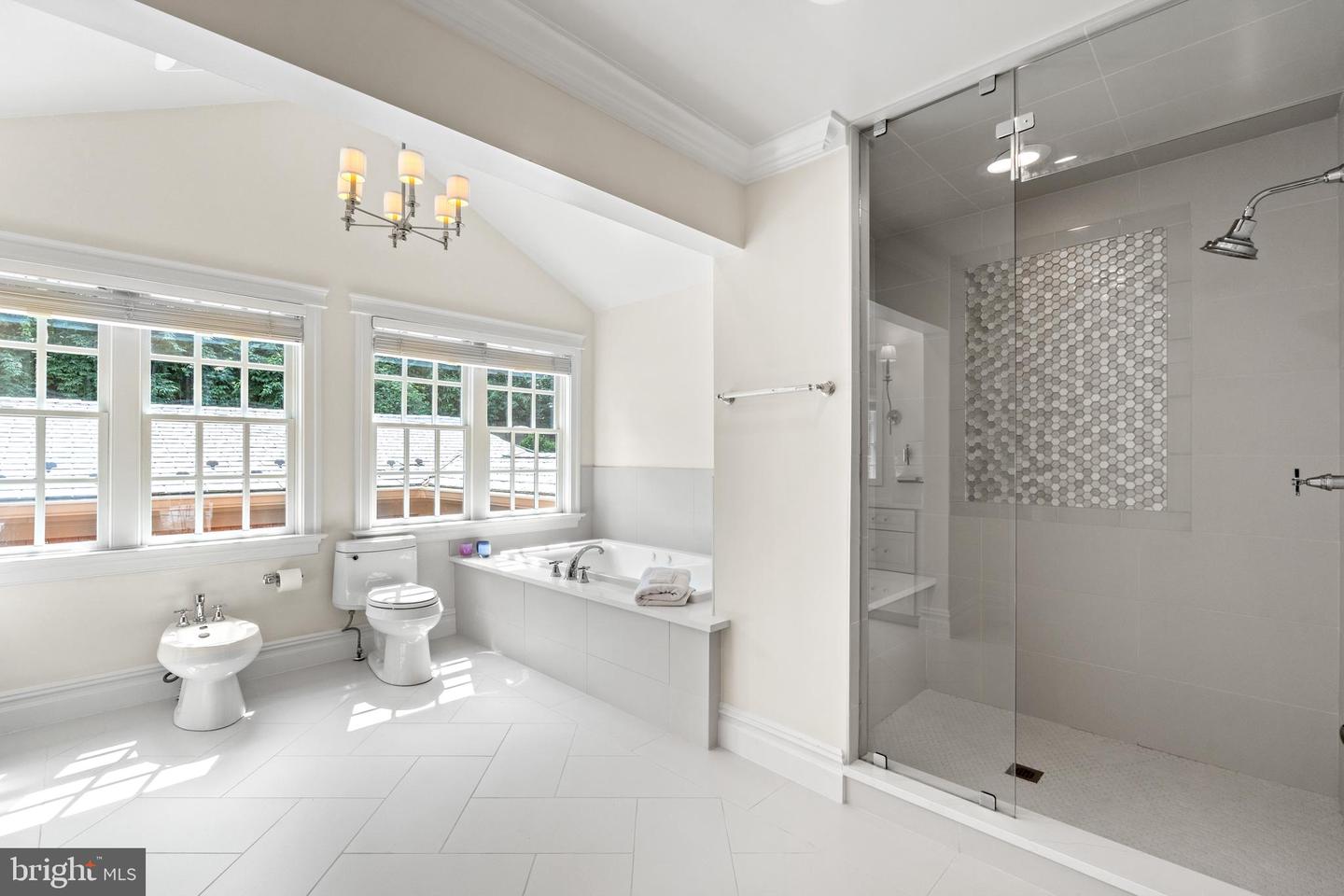3107 RUSSELL RD, ALEXANDRIA, Virginia 22305, 6 Bedrooms Bedrooms, ,5 BathroomsBathrooms,Residential,For sale,3107 RUSSELL RD,VAAX2045930 MLS # VAAX2045930