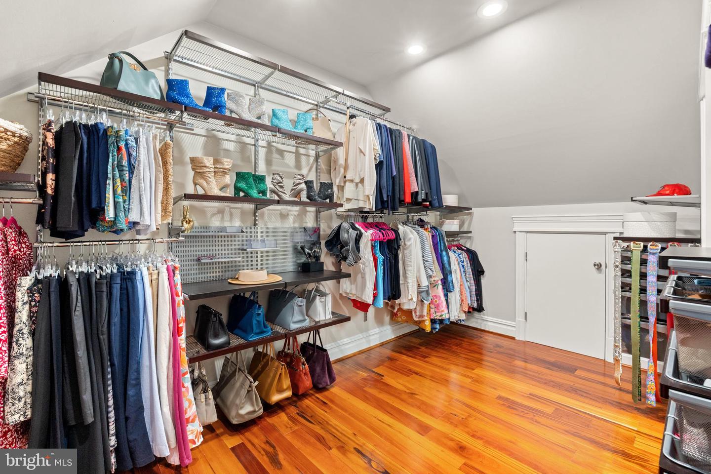 3107 RUSSELL RD, ALEXANDRIA, Virginia 22305, 6 Bedrooms Bedrooms, ,5 BathroomsBathrooms,Residential,For sale,3107 RUSSELL RD,VAAX2045930 MLS # VAAX2045930