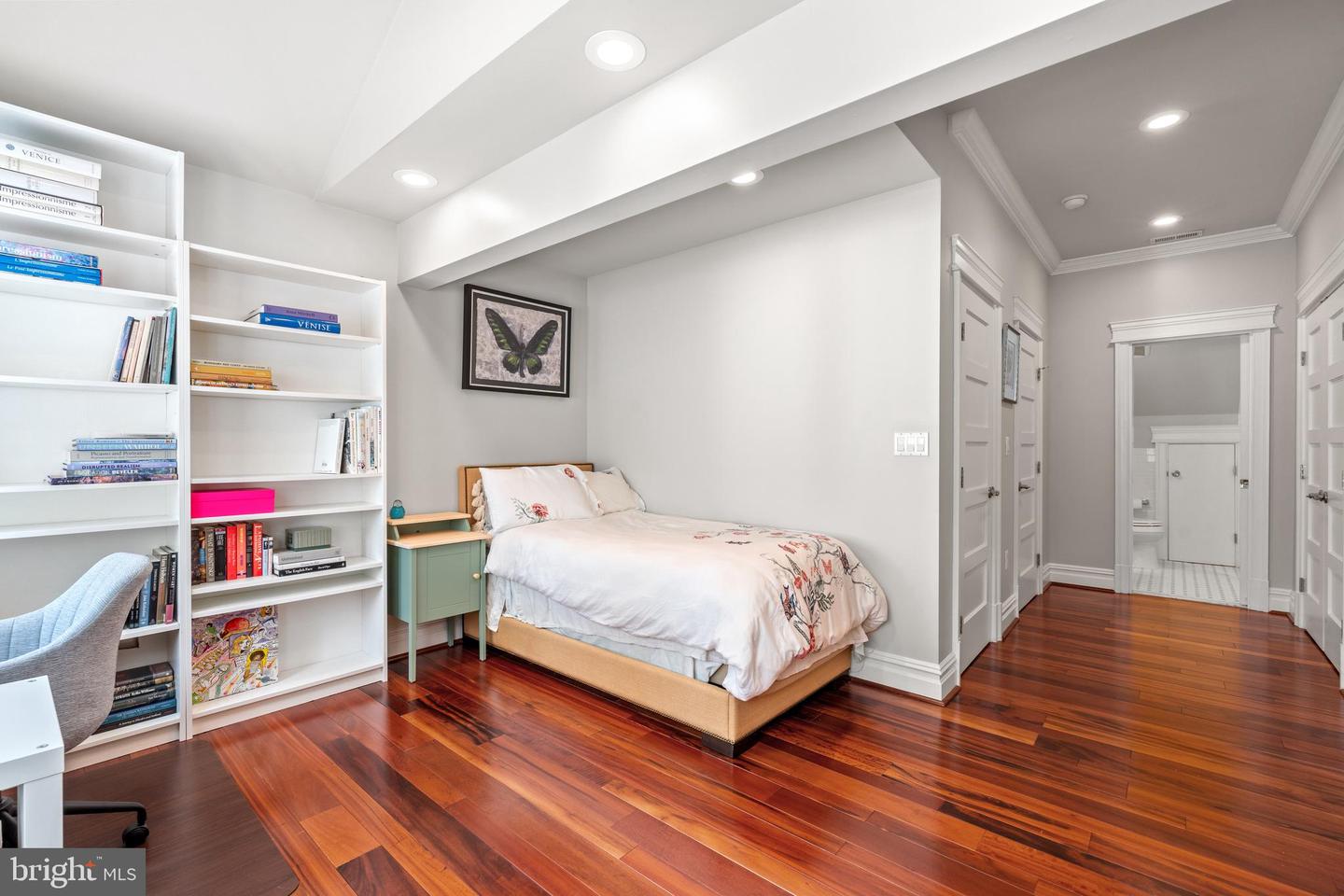 3107 RUSSELL RD, ALEXANDRIA, Virginia 22305, 6 Bedrooms Bedrooms, ,5 BathroomsBathrooms,Residential,For sale,3107 RUSSELL RD,VAAX2045930 MLS # VAAX2045930