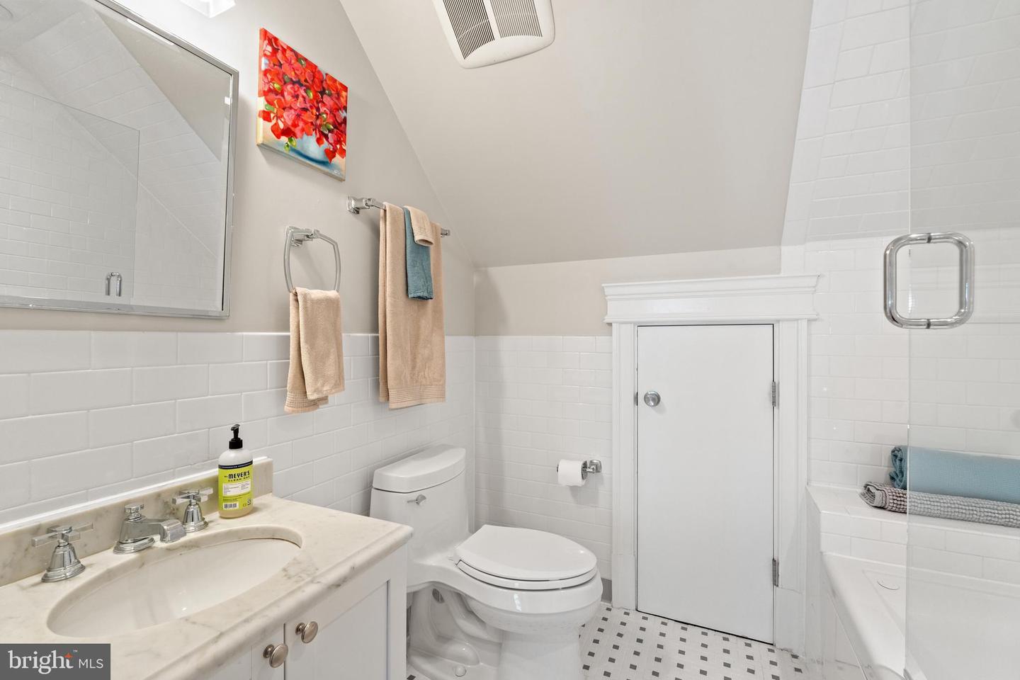 3107 RUSSELL RD, ALEXANDRIA, Virginia 22305, 6 Bedrooms Bedrooms, ,5 BathroomsBathrooms,Residential,For sale,3107 RUSSELL RD,VAAX2045930 MLS # VAAX2045930