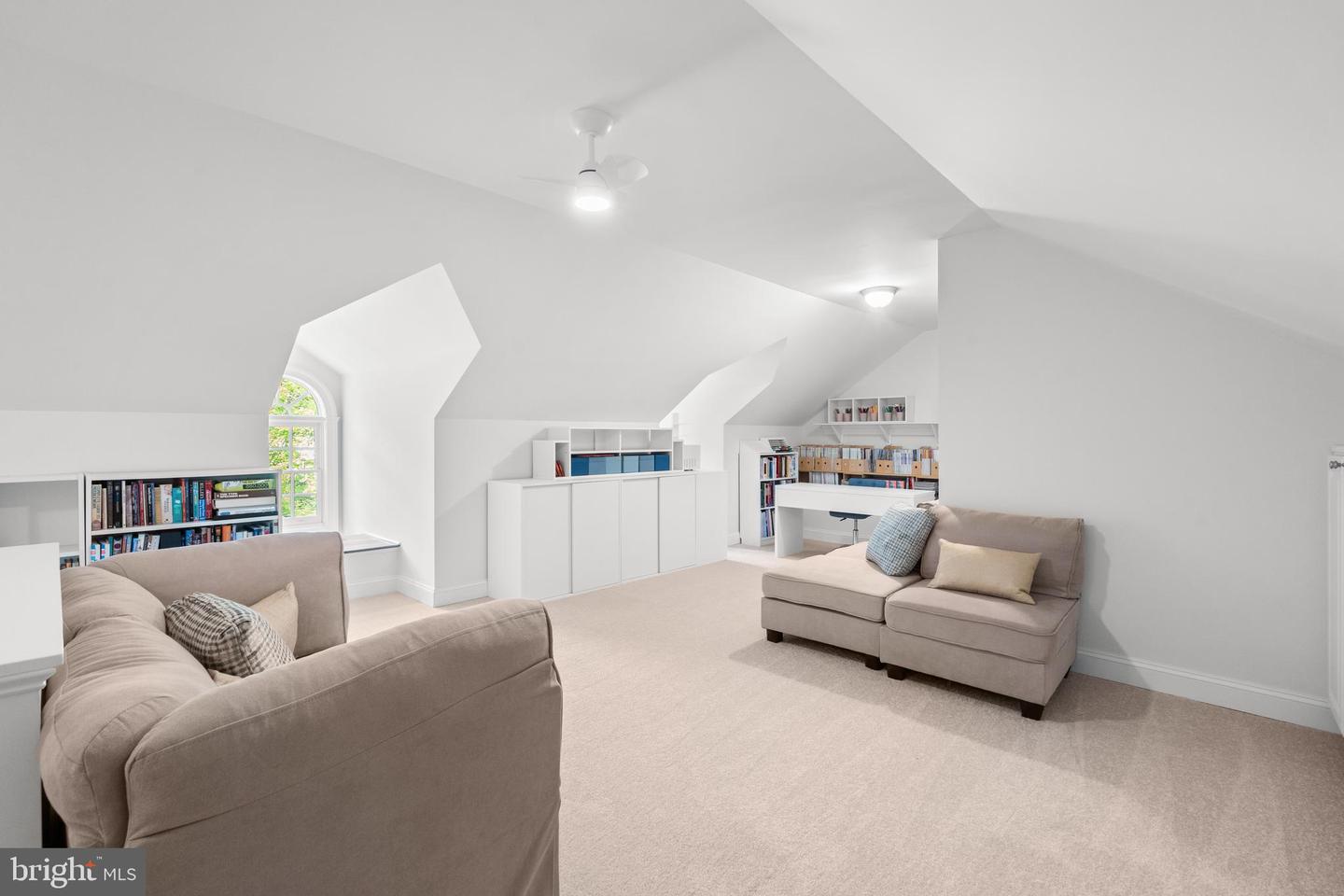 3107 RUSSELL RD, ALEXANDRIA, Virginia 22305, 6 Bedrooms Bedrooms, ,5 BathroomsBathrooms,Residential,For sale,3107 RUSSELL RD,VAAX2045930 MLS # VAAX2045930