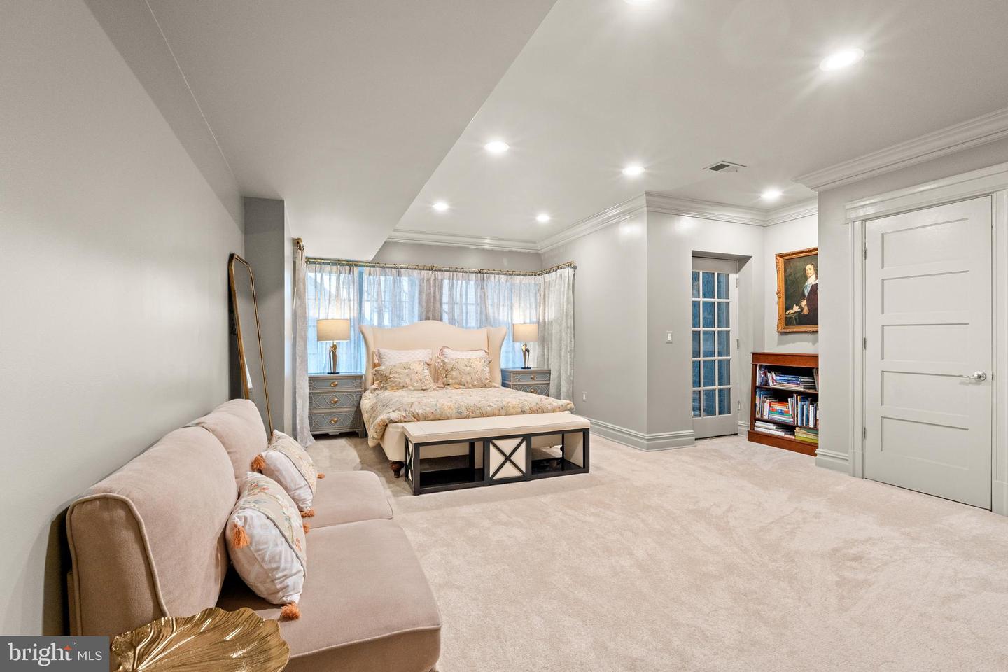3107 RUSSELL RD, ALEXANDRIA, Virginia 22305, 6 Bedrooms Bedrooms, ,5 BathroomsBathrooms,Residential,For sale,3107 RUSSELL RD,VAAX2045930 MLS # VAAX2045930