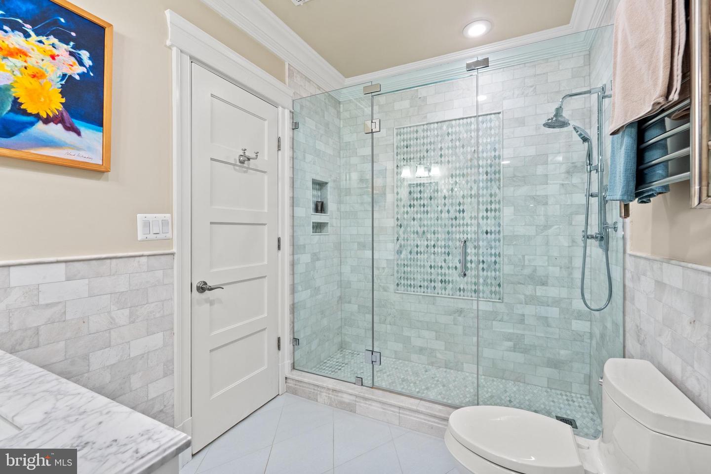 3107 RUSSELL RD, ALEXANDRIA, Virginia 22305, 6 Bedrooms Bedrooms, ,5 BathroomsBathrooms,Residential,For sale,3107 RUSSELL RD,VAAX2045930 MLS # VAAX2045930