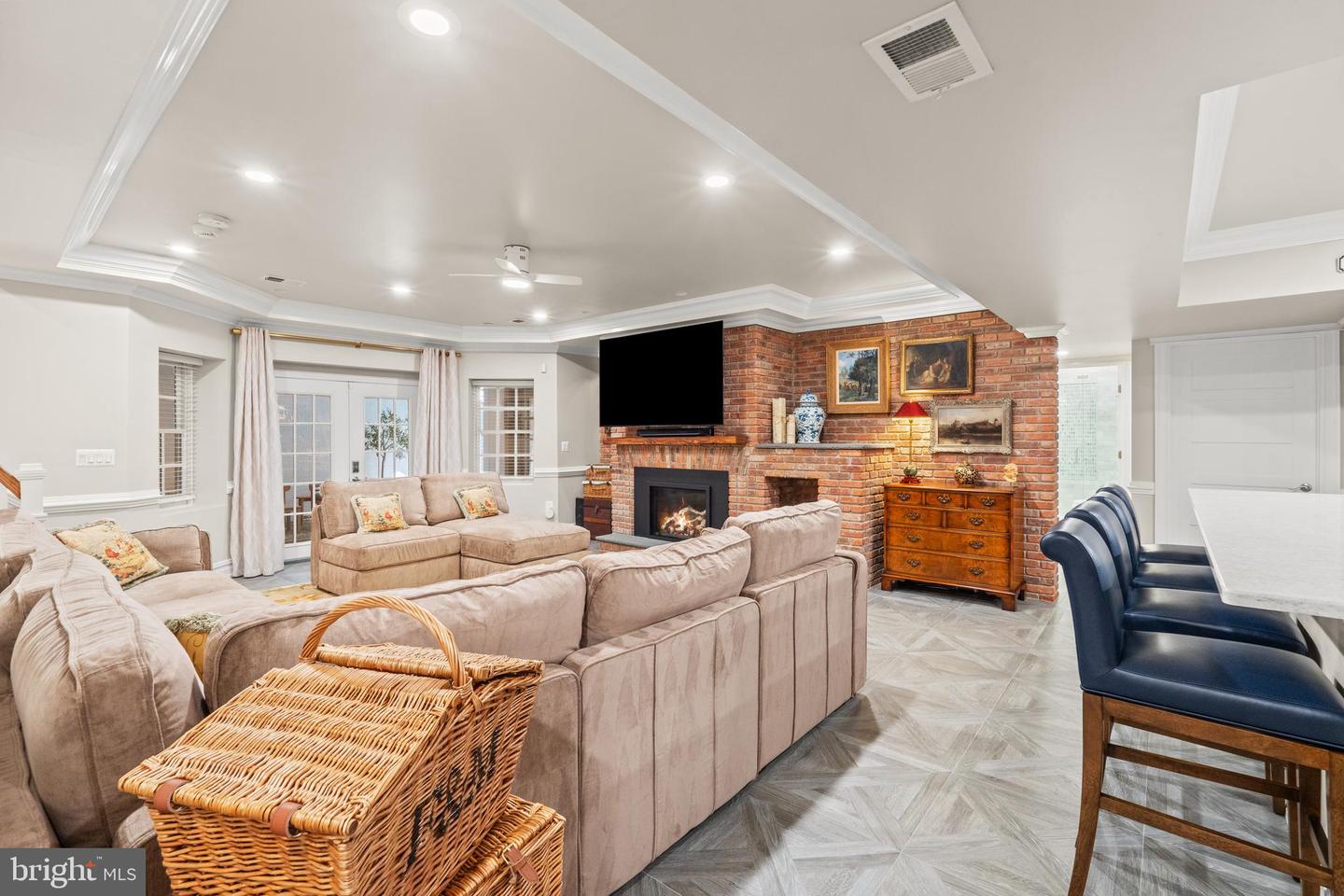 3107 RUSSELL RD, ALEXANDRIA, Virginia 22305, 6 Bedrooms Bedrooms, ,5 BathroomsBathrooms,Residential,For sale,3107 RUSSELL RD,VAAX2045930 MLS # VAAX2045930