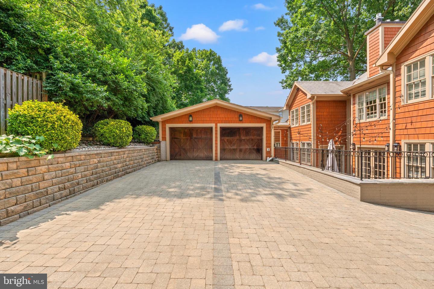 3107 RUSSELL RD, ALEXANDRIA, Virginia 22305, 6 Bedrooms Bedrooms, ,5 BathroomsBathrooms,Residential,For sale,3107 RUSSELL RD,VAAX2045930 MLS # VAAX2045930